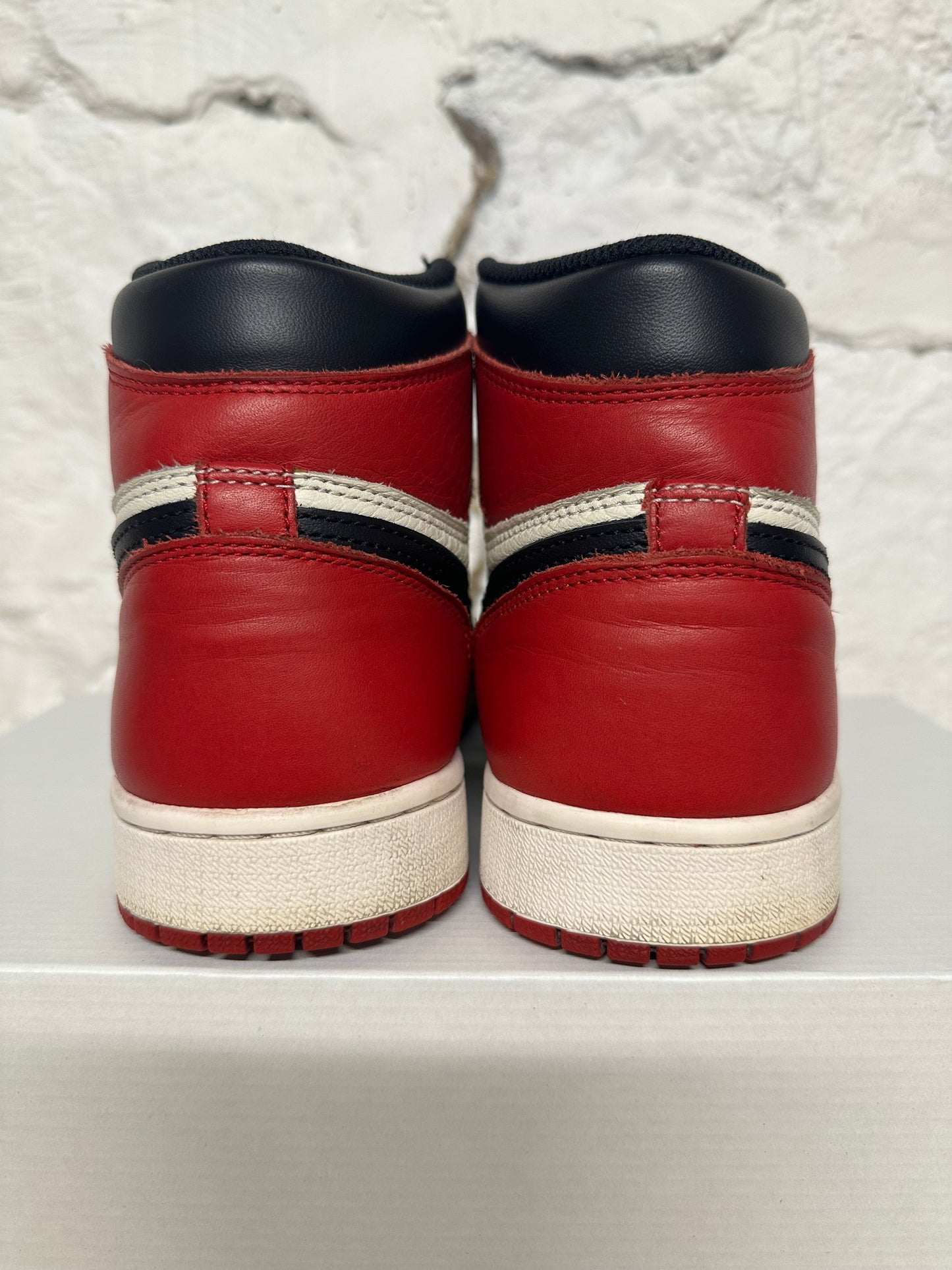 Air Jordan 1 High Bred Toe Sz 8.5