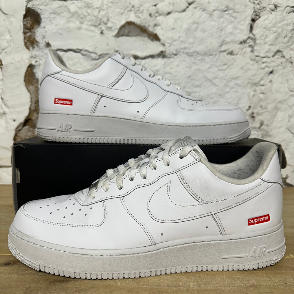 Nike Air Force 1 Low Supreme White Sz 12