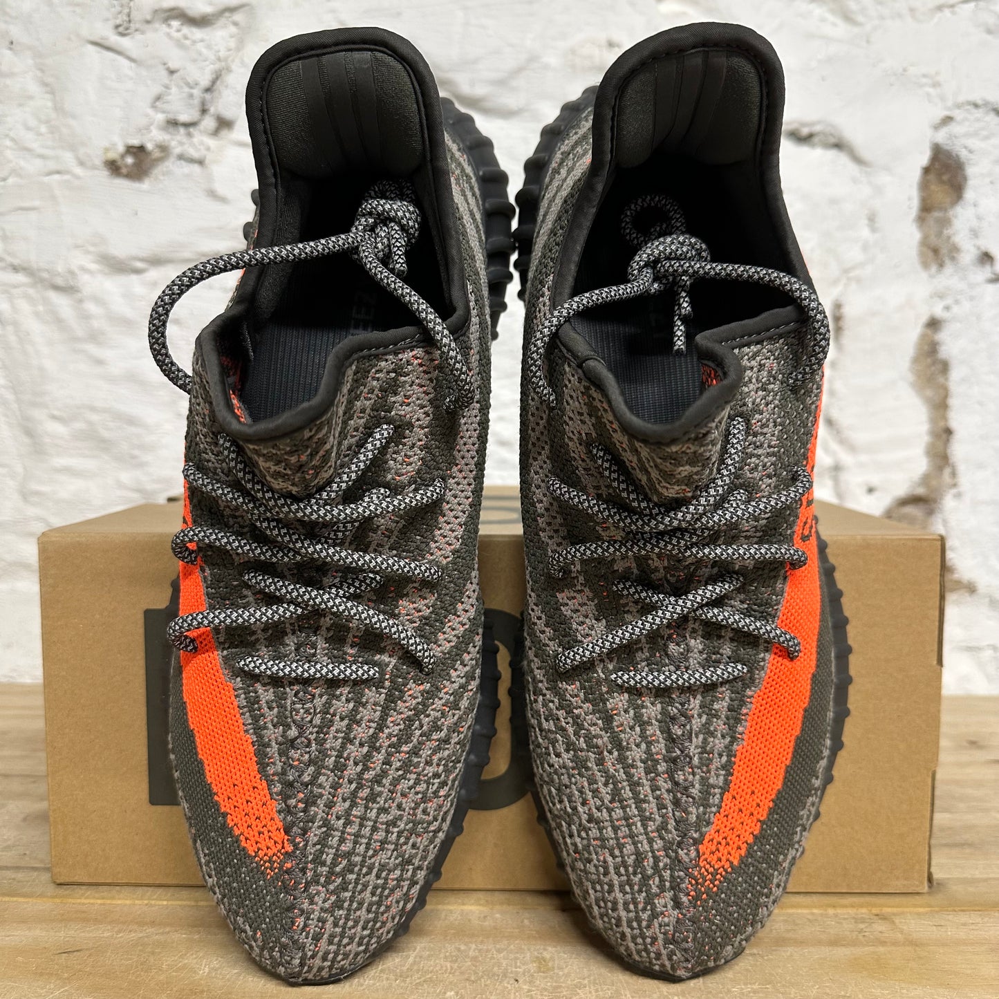 Yeezy 350 V2 Carbon Beluga Sz 12