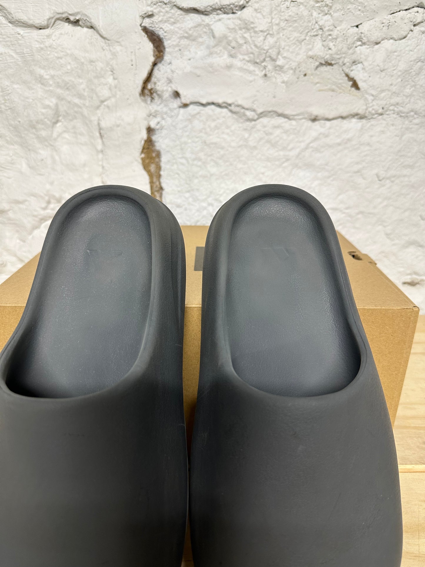 Yeezy Slide Slate Grey Sz 12