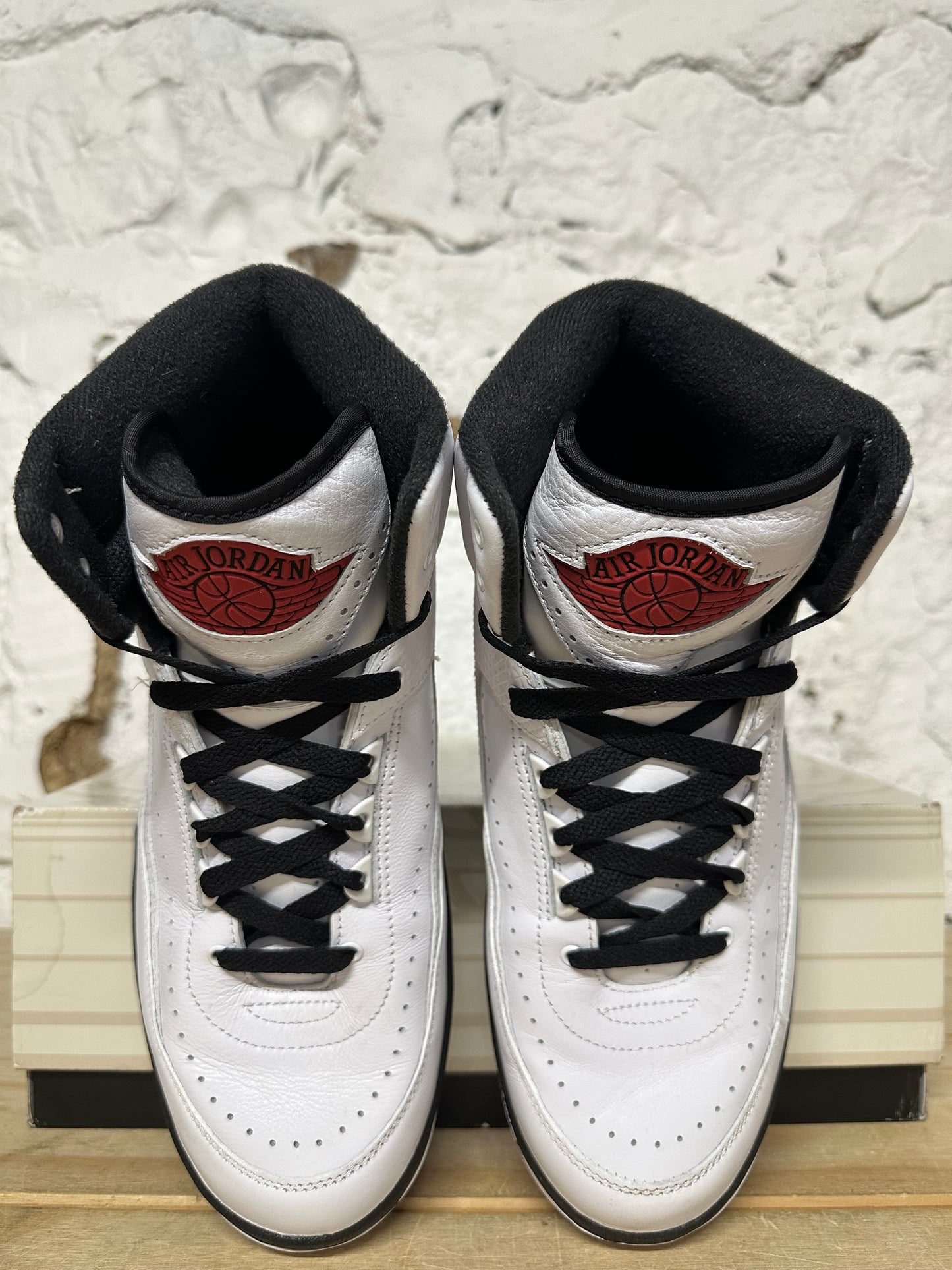 Air Jordan 2 Chicago Sz 9.5