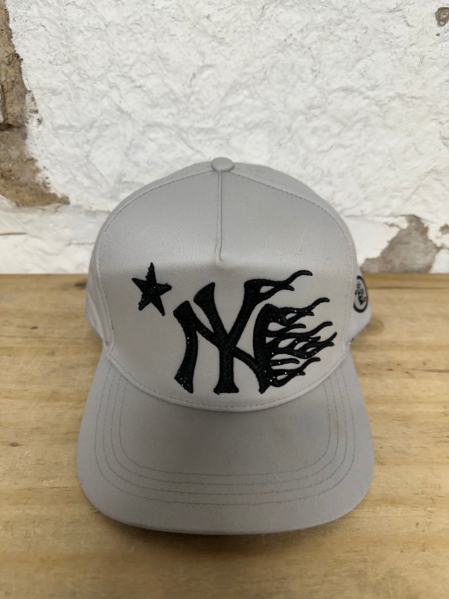 Hellstar NY Yankees Grey Rhinestone Snapback Hat DS