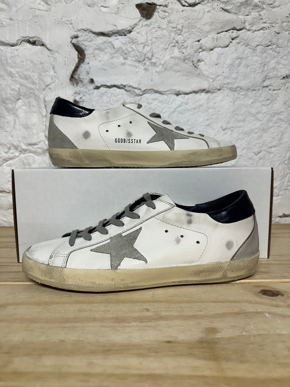 Golden Goose Superstar White Navy Sz 8 (41) DS