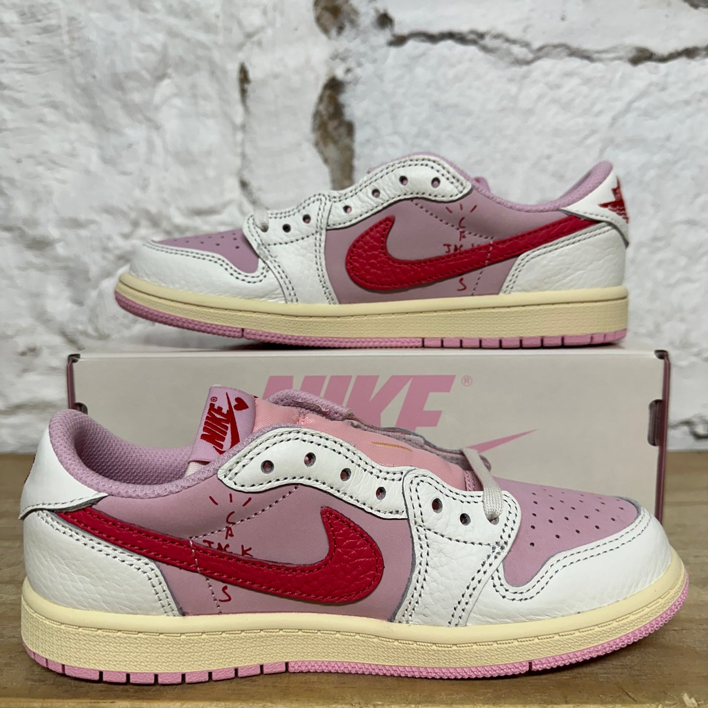 Air Jordan 1 Low Travis Scott Tropical Pink Sz 3Y DS