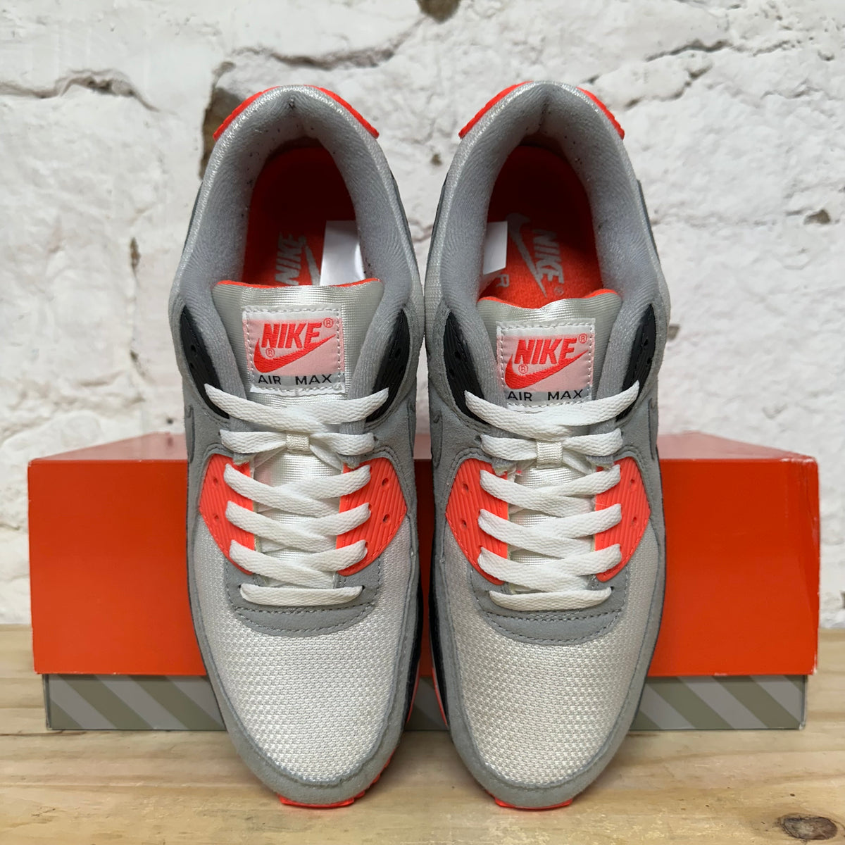 Nike Air Max 90 Infrared (2020) Sz 9.5