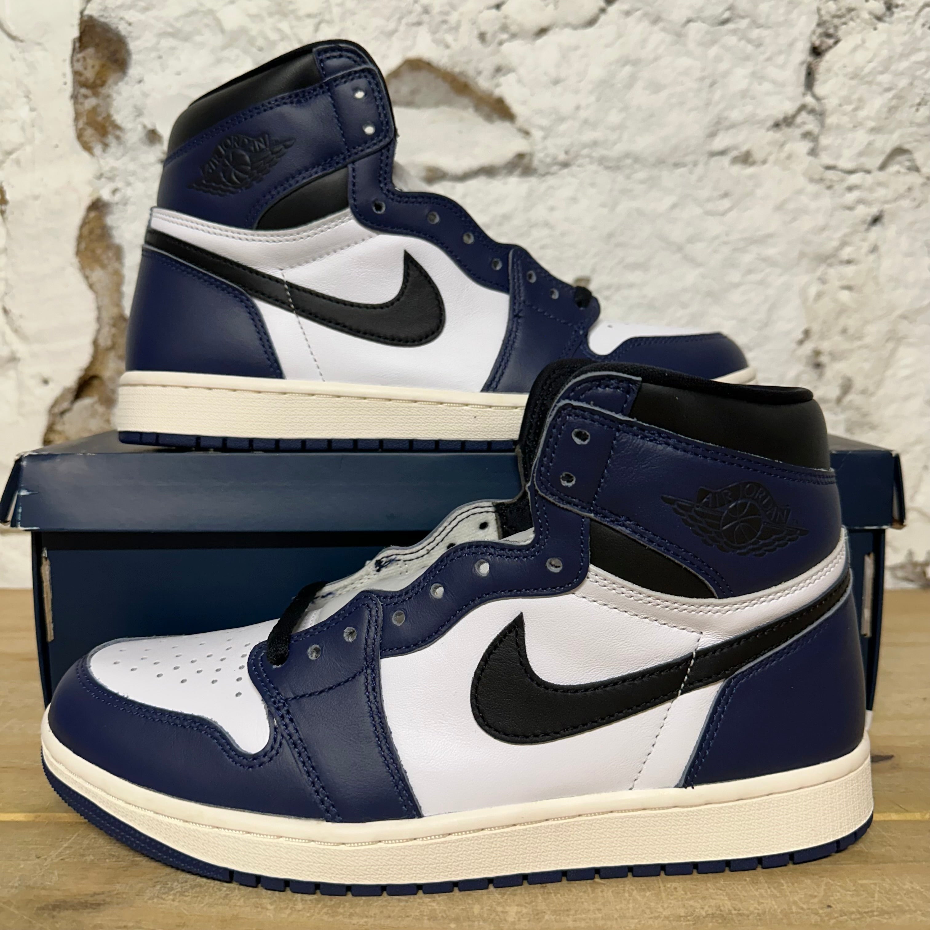 Air Jordan 1 High Midnight Navy Sz 9.5 DS