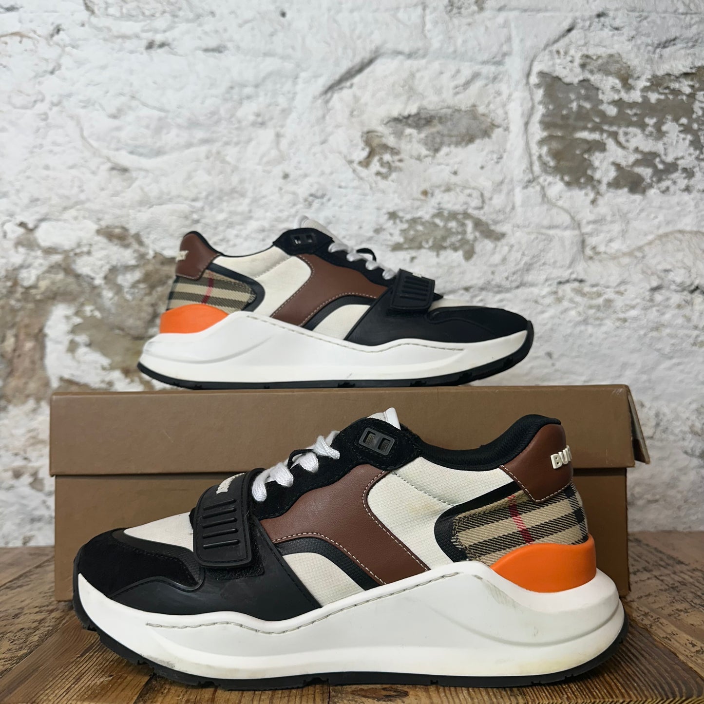 Burberry Ramsey Brown White Black Sneaker Sz 7 (40)