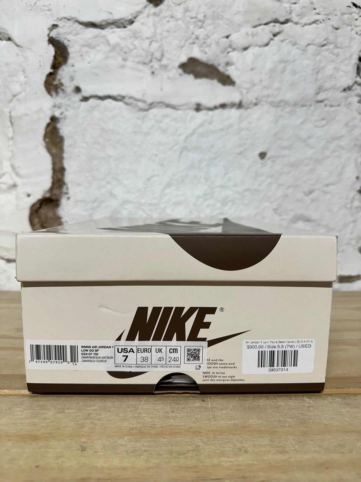 Air Jordan 1 Low Travis Scott Canary Sz 5.5 (7W)