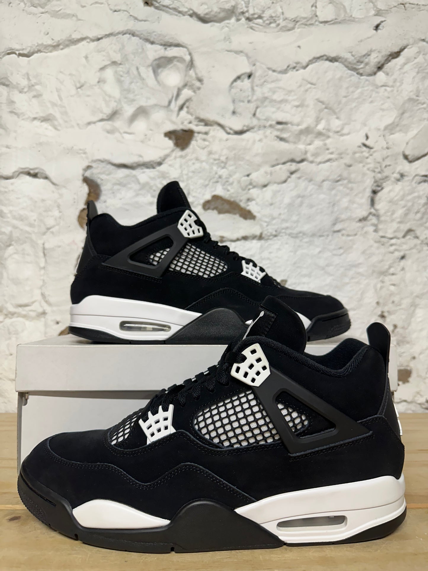 Air Jordan 4 White Thunder Sz 11