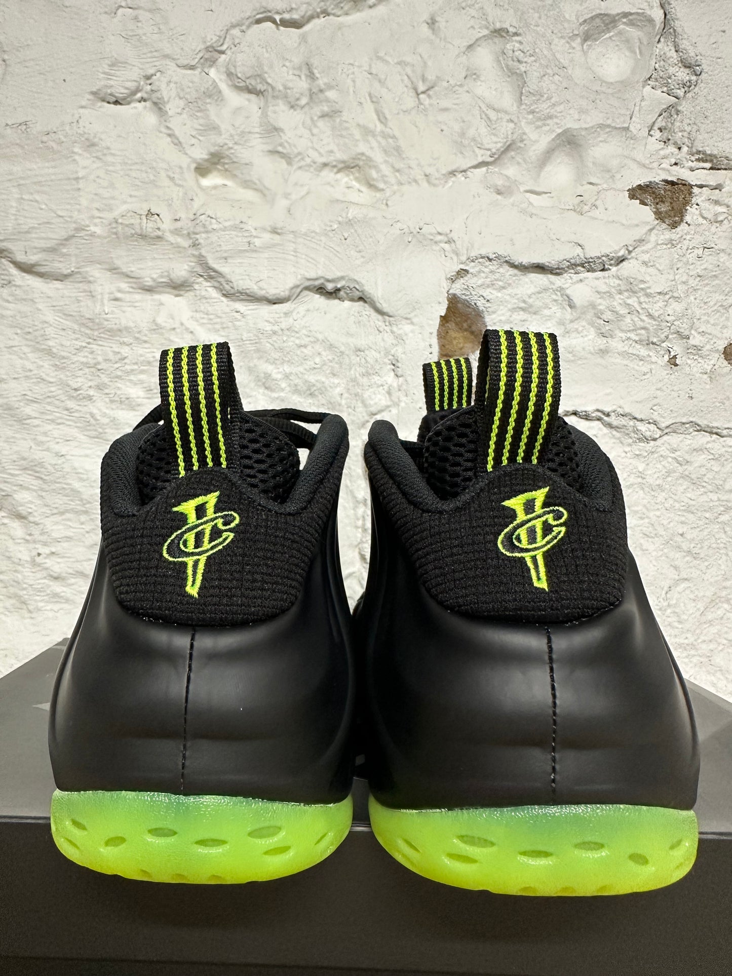 Nike Air Foamposite One Black Volt Sz 12
