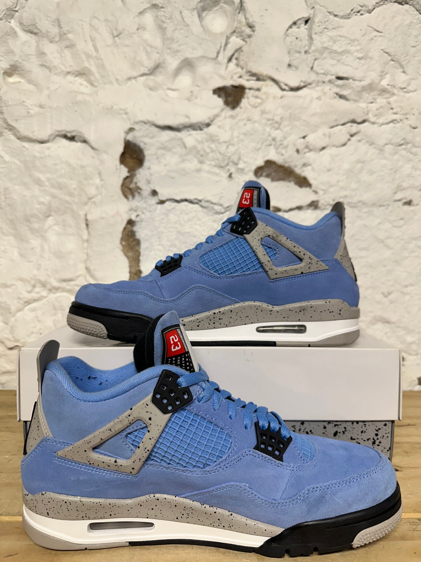 Air Jordan 4 University Blue Sz 9