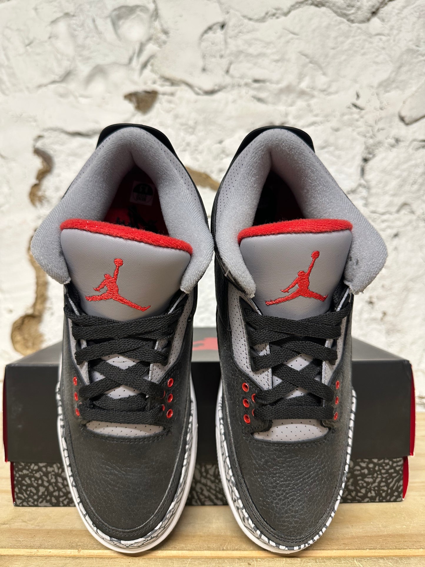 Air Jordan 3 Black Cement (2018) Sz 8.5 DS