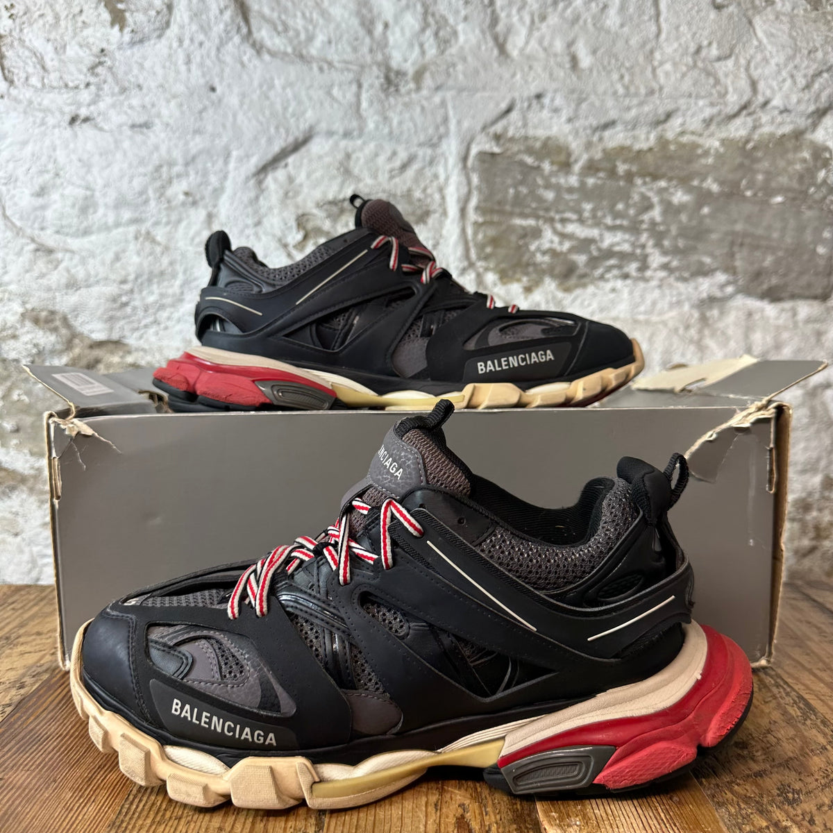 Balenciaga Track Runner Striped Lace Black Red Sneaker Sz 9 (42)