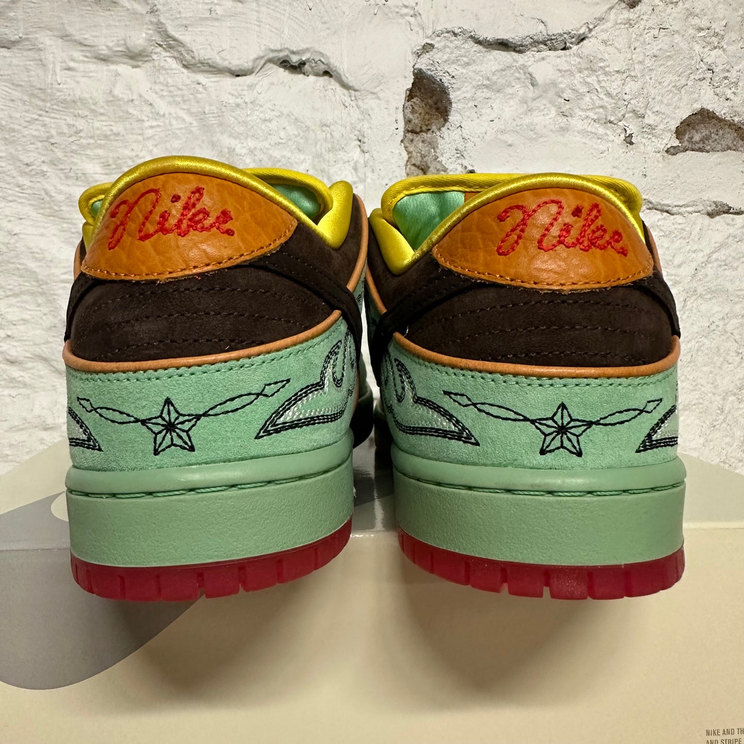 Nike SB Dunk Low Tourmaline Rodeo Sz 13 DS