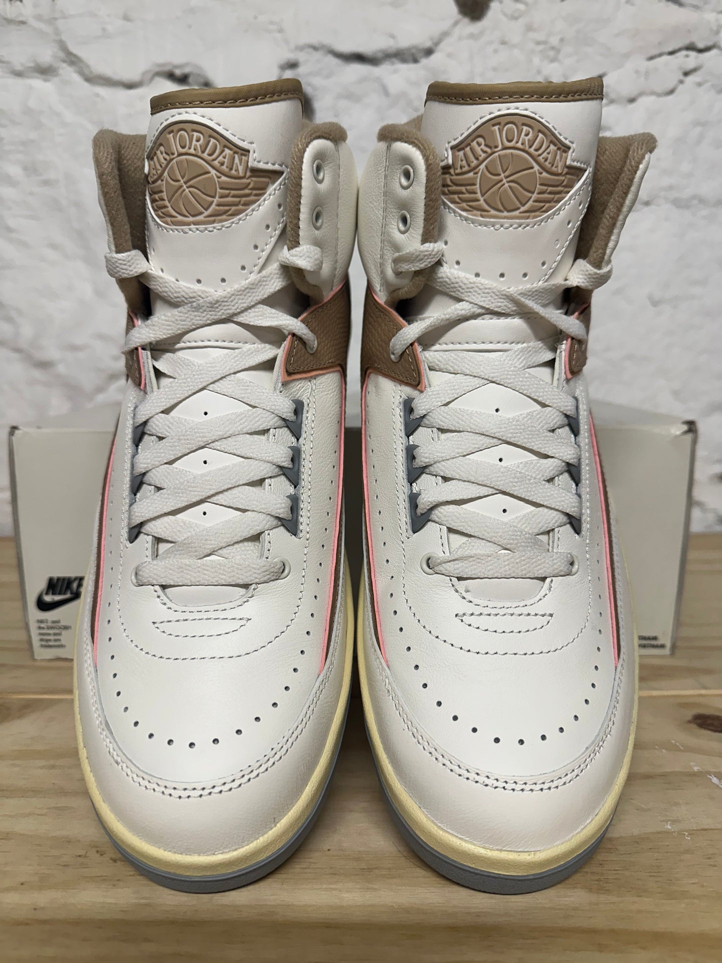 Air Jordan 2 Desert Sail Sz 9.5 (11W)