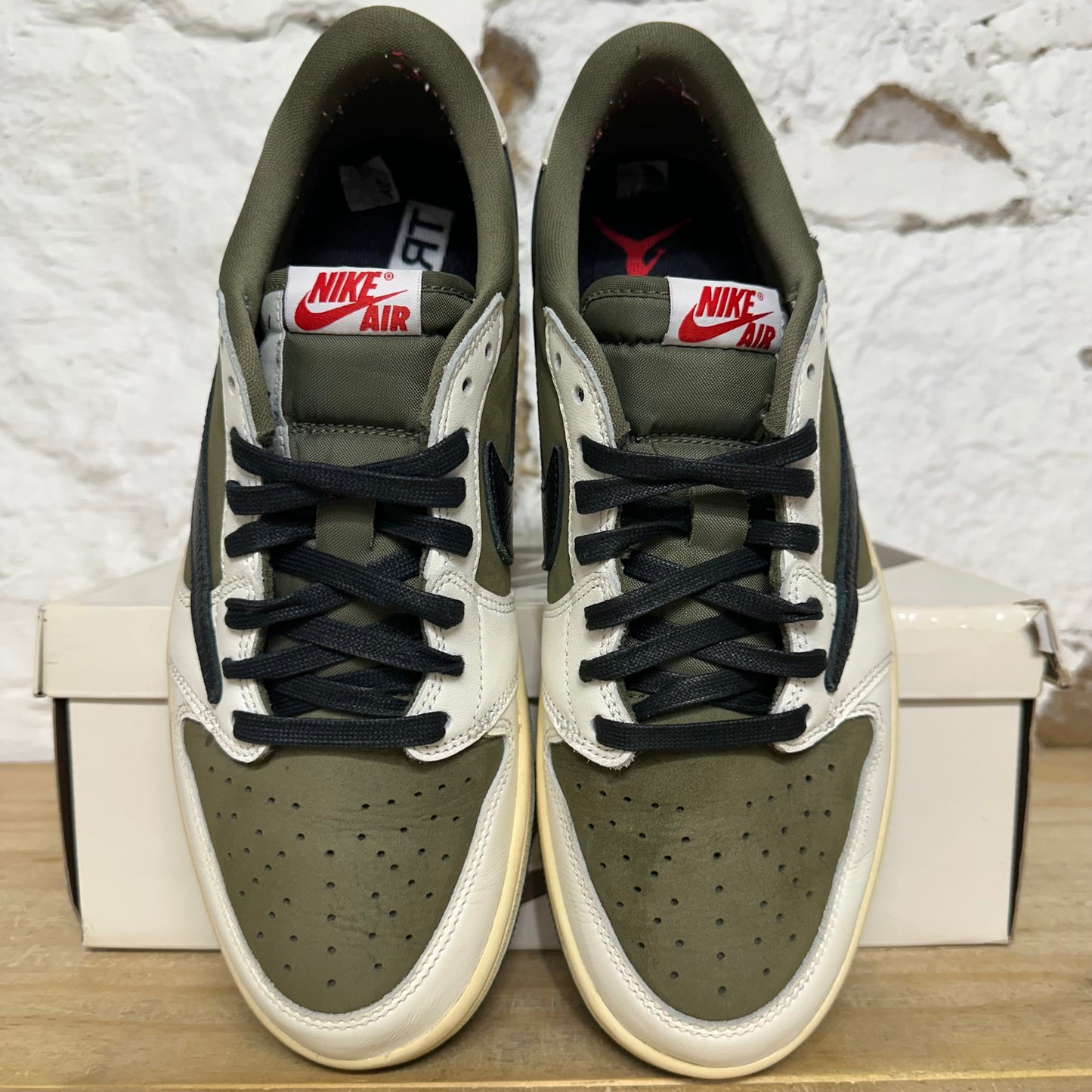 Air Jordan 1 Low Travis Scott Medium Olive Sz 9