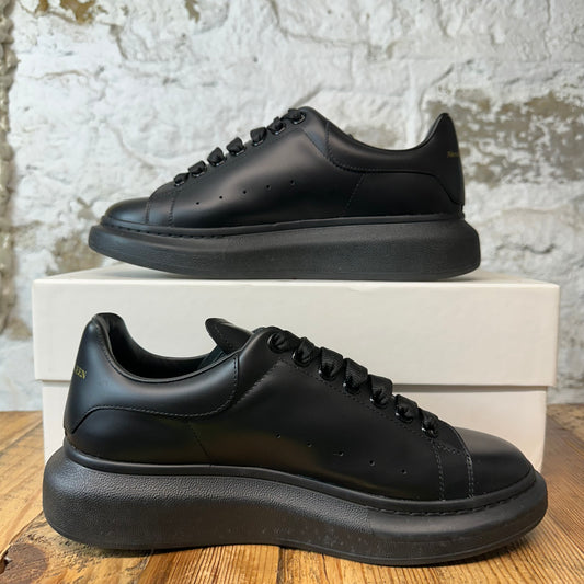 Alexander McQueen Triple Black Sneaker Sz 8 (41)