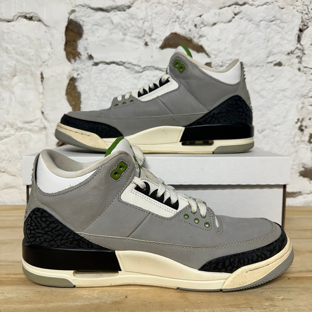 Air Jordan 3 Chlorophyll Sz 11