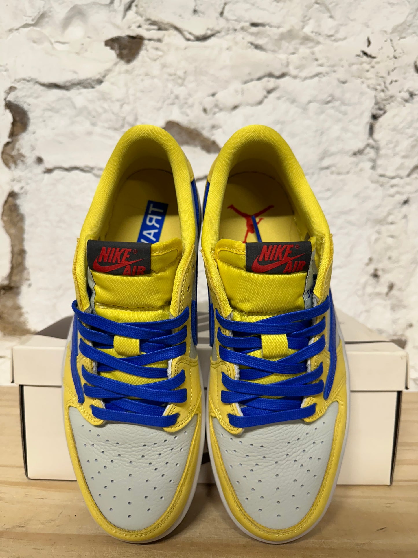 Air Jordan 1 Low Travis Scott Canary Sz 7 (8.5W)