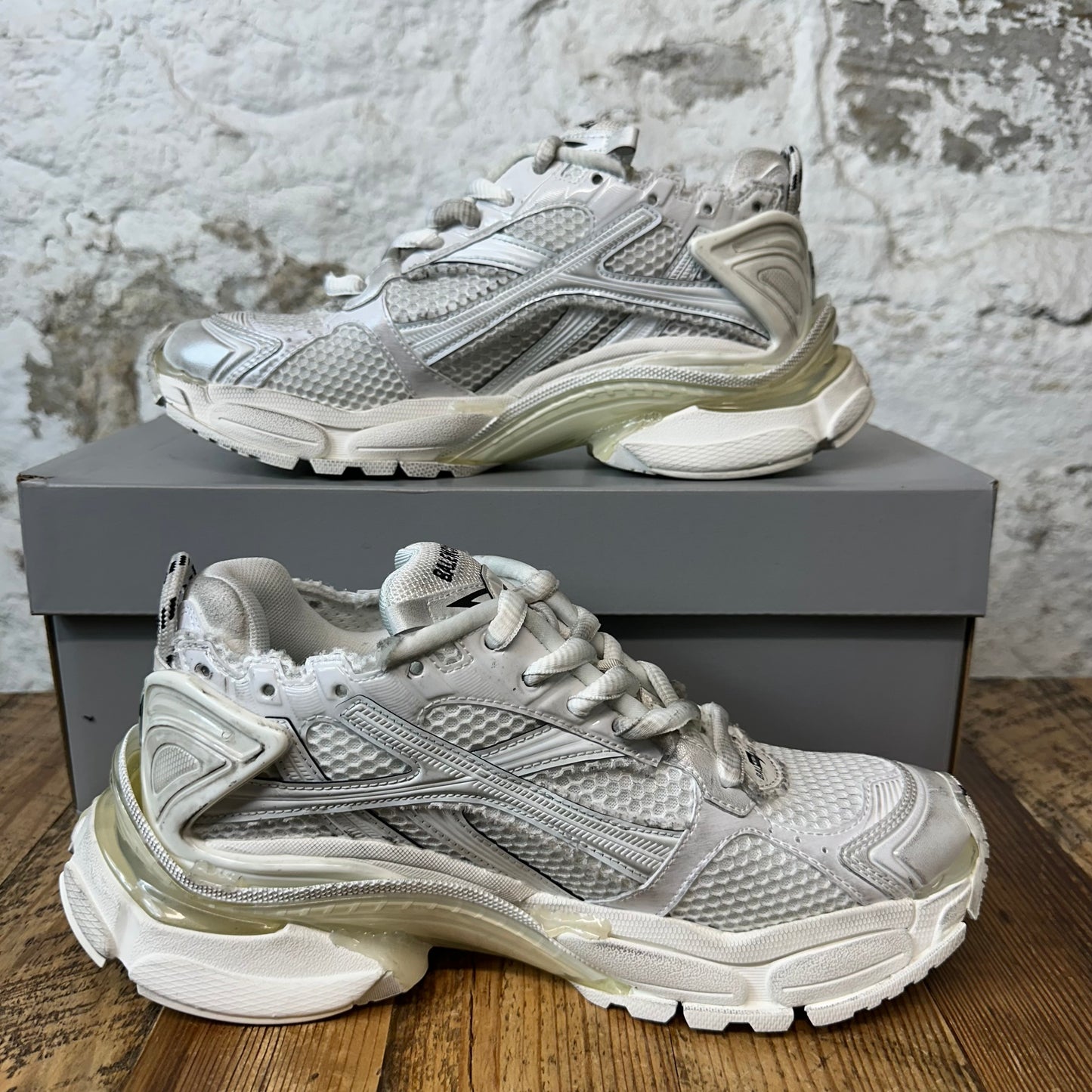 Balenciaga Runner Triple White Sneaker Sz 6.5 (39)