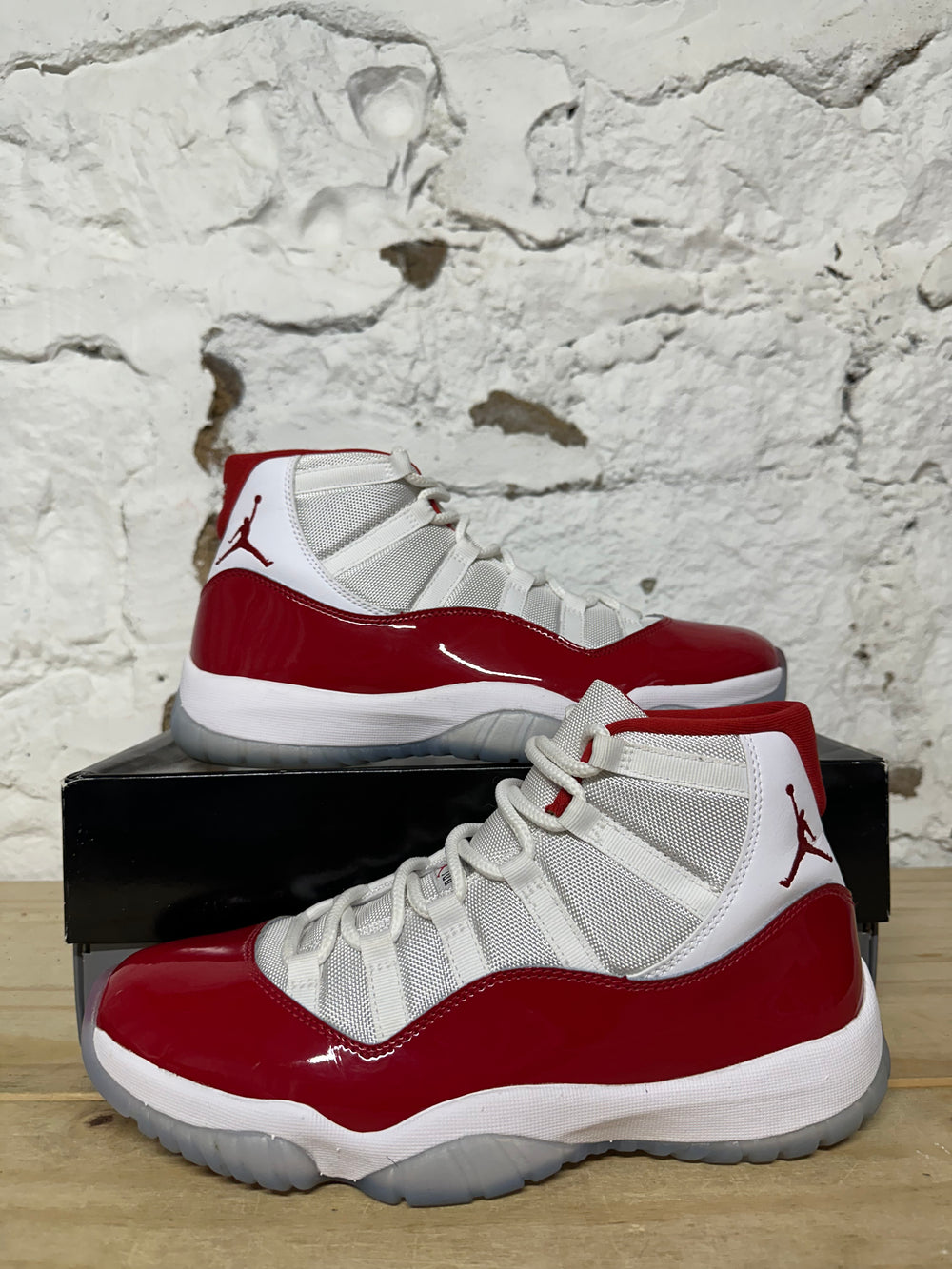 Air Jordan 11 High Cherry Sz 10.5