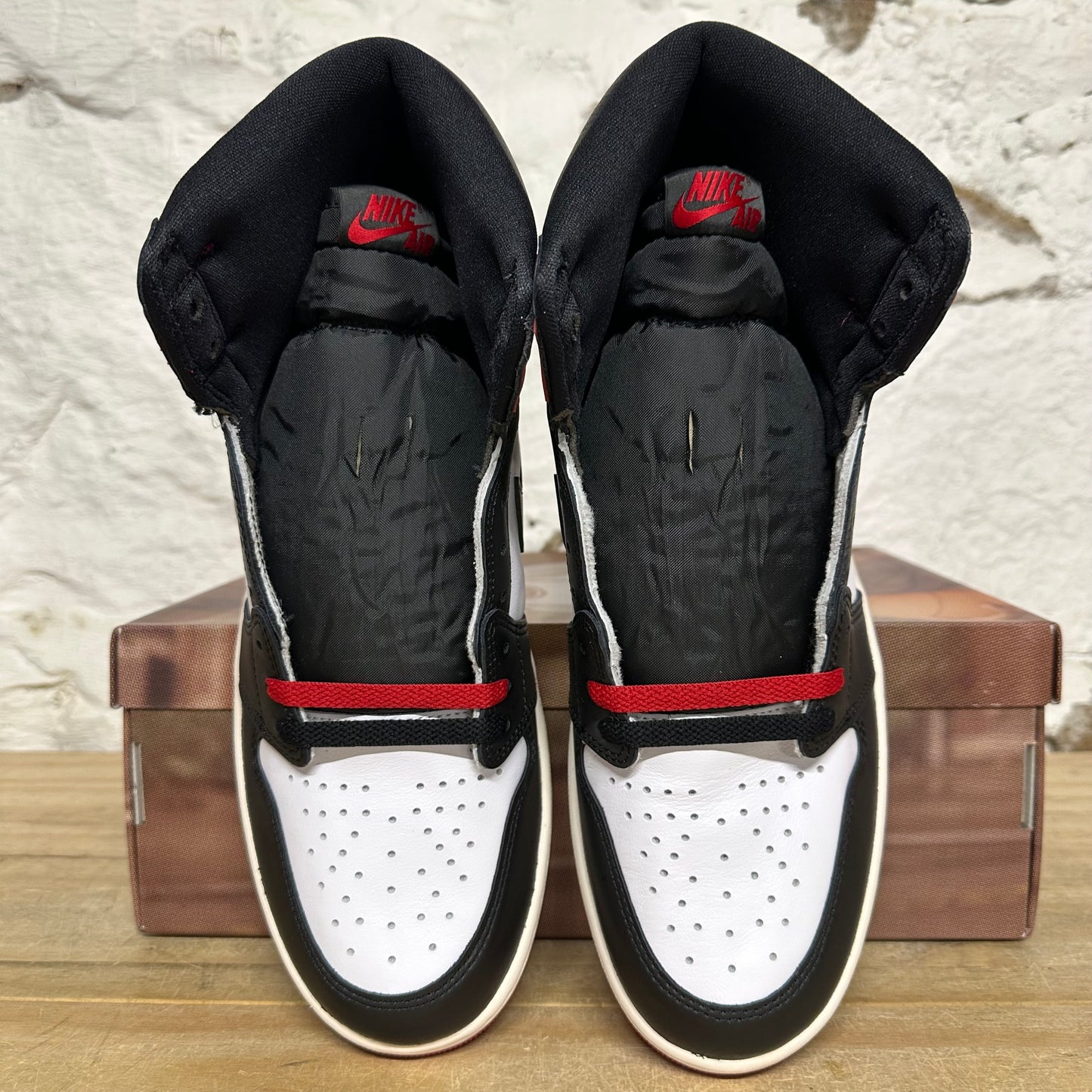 Air Jordan 1 High Black Toe Reimagined Sz 11.5 DS
