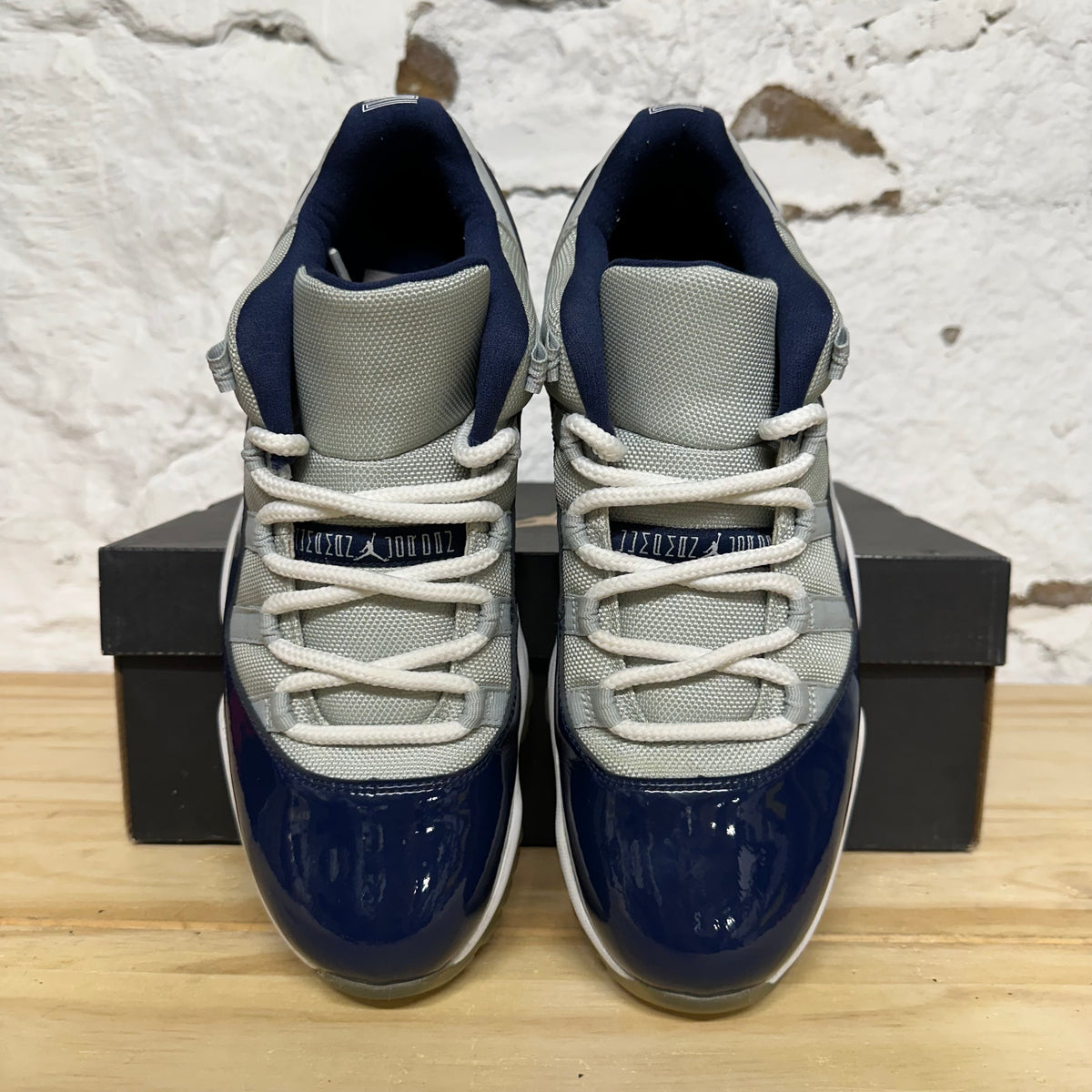 Air Jordan 11 Low Georgetown Sz 9.5