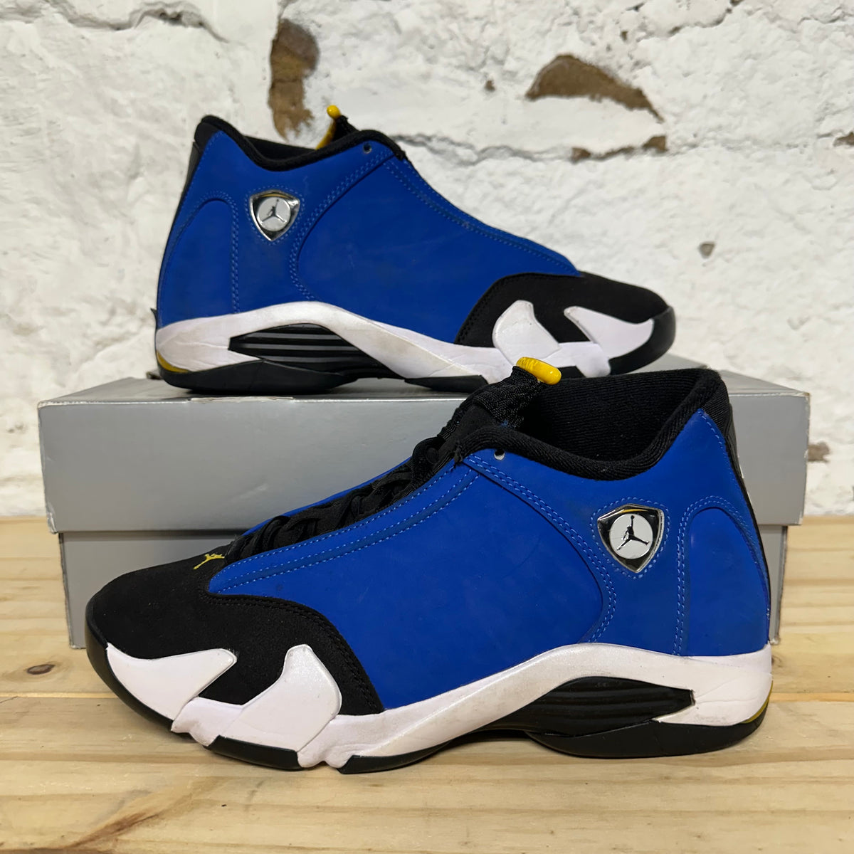 Air Jordan 14 Laney (2023) Sz 9