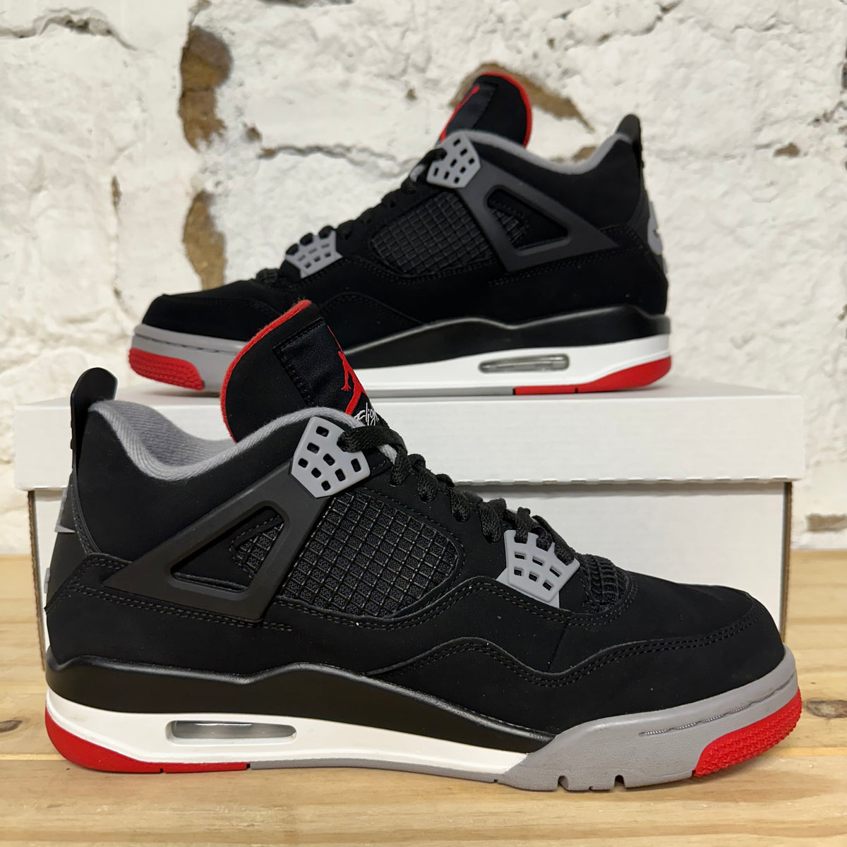 Air Jordan 4 Bred (2019) Sz 9