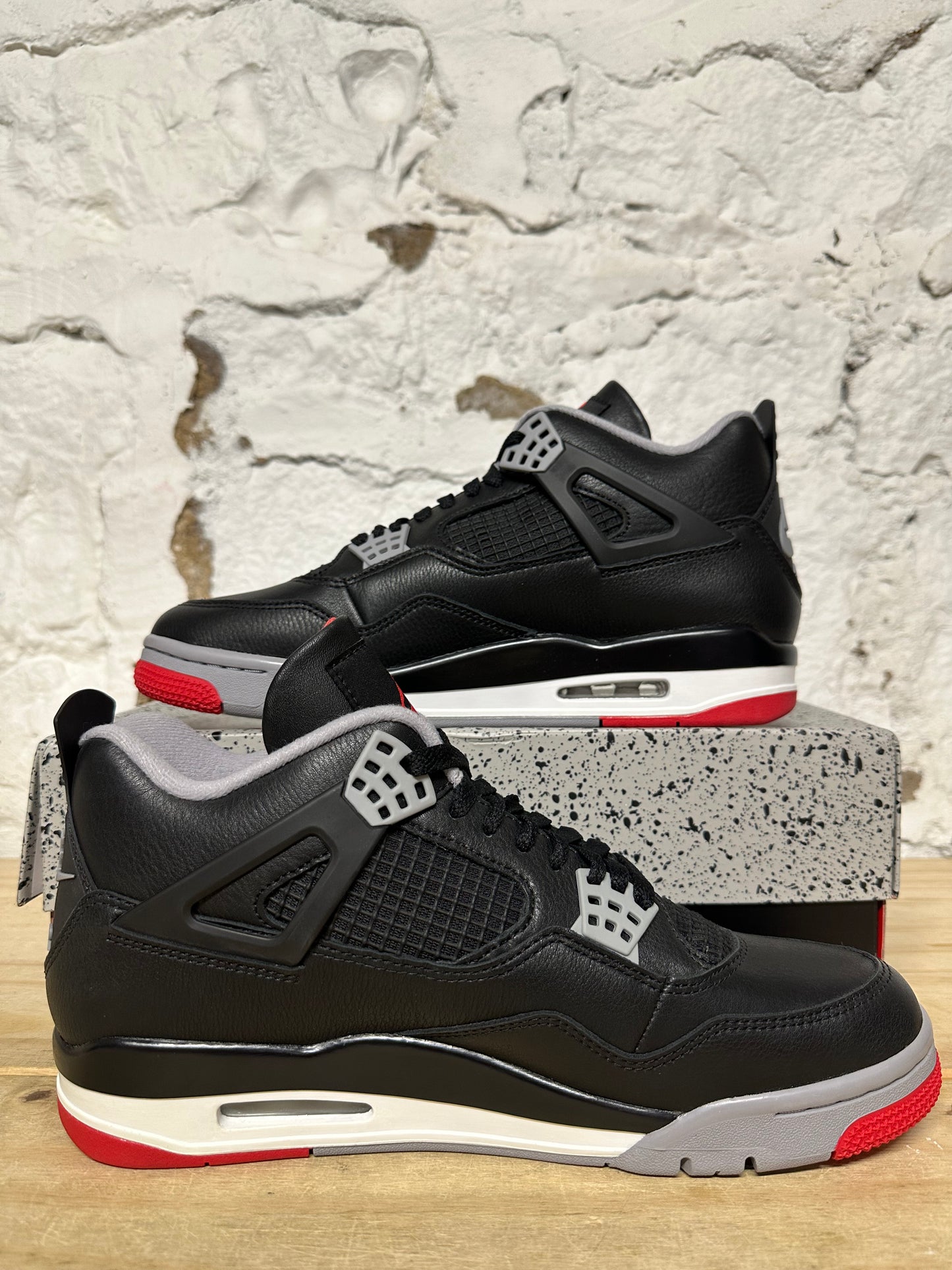 Air Jordan 4 Bred Reimagined Sz 10.5 DS