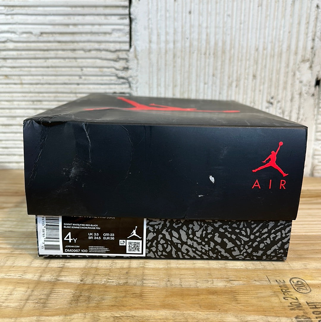 Air Jordan 3 Reimagined Sz 4Y DS