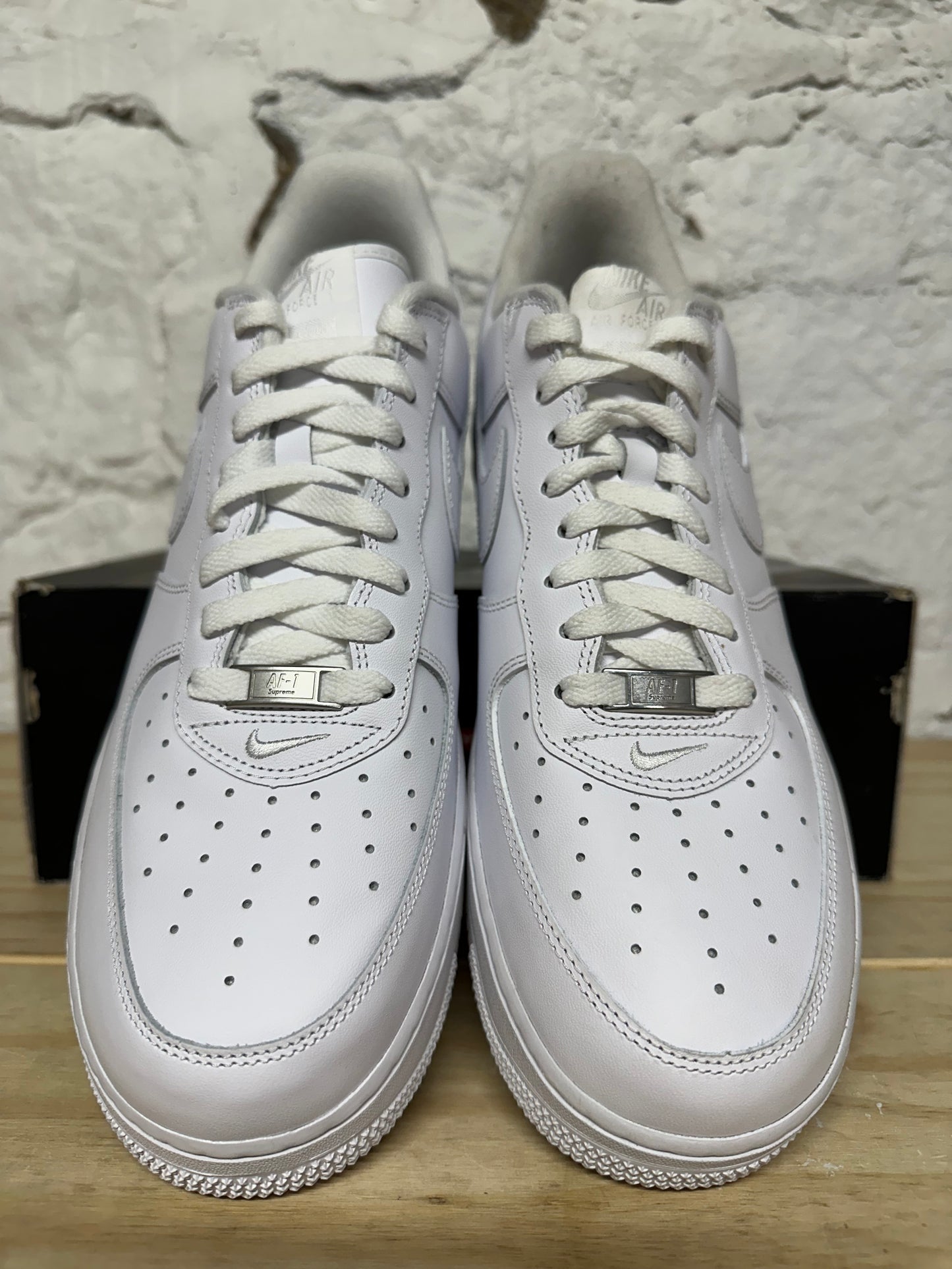 Nike Air Force 1 Low Supreme White Sz 12 DS
