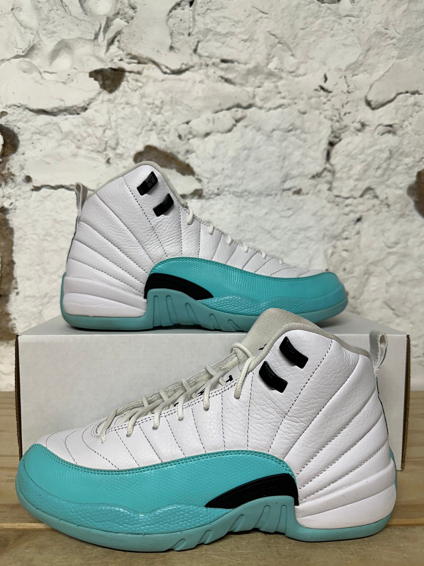 Air Jordan 12 Light Aqua Sz 8.5Y