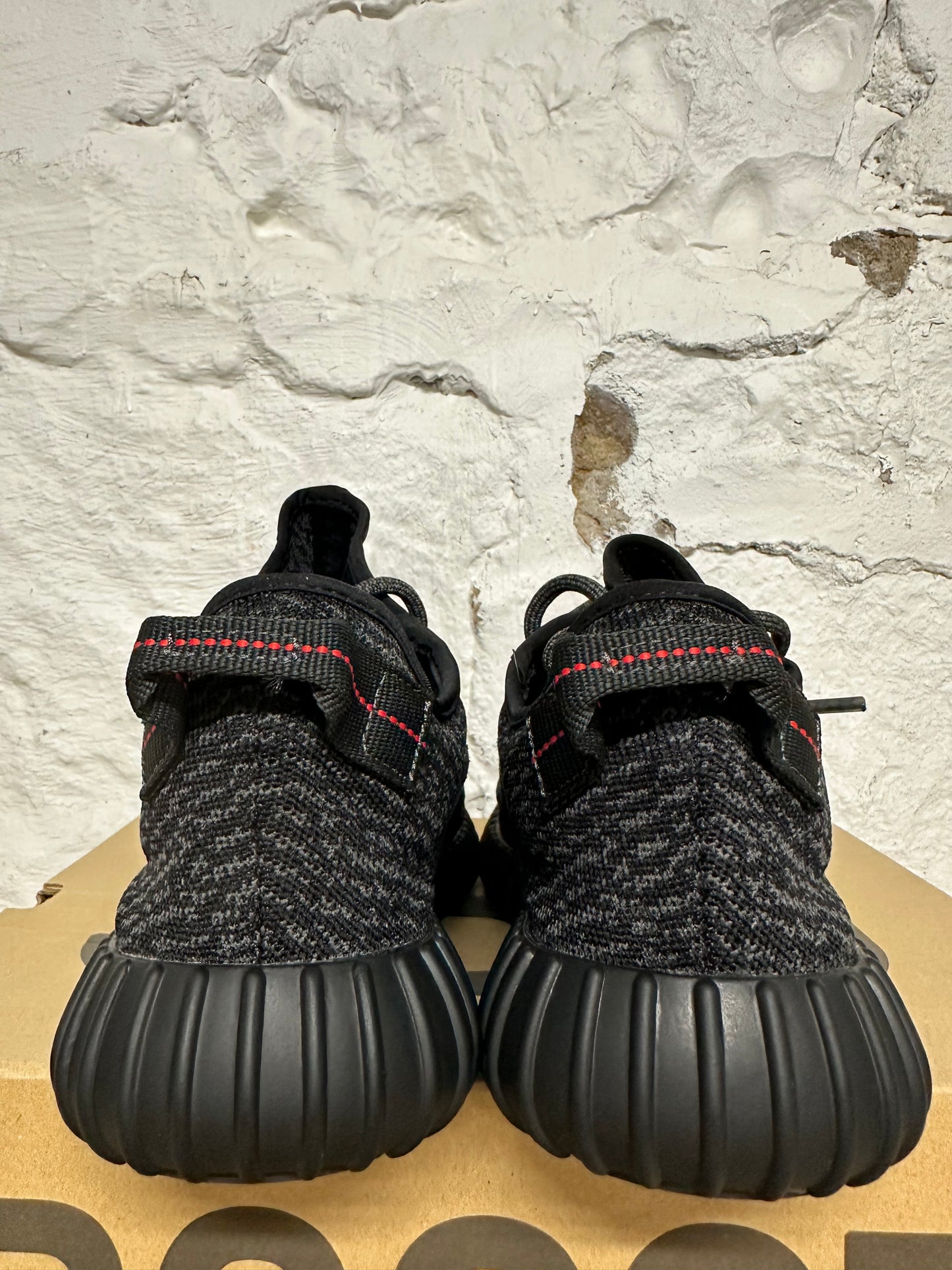 Yeezy 350 Pirate Black Sz 11.5