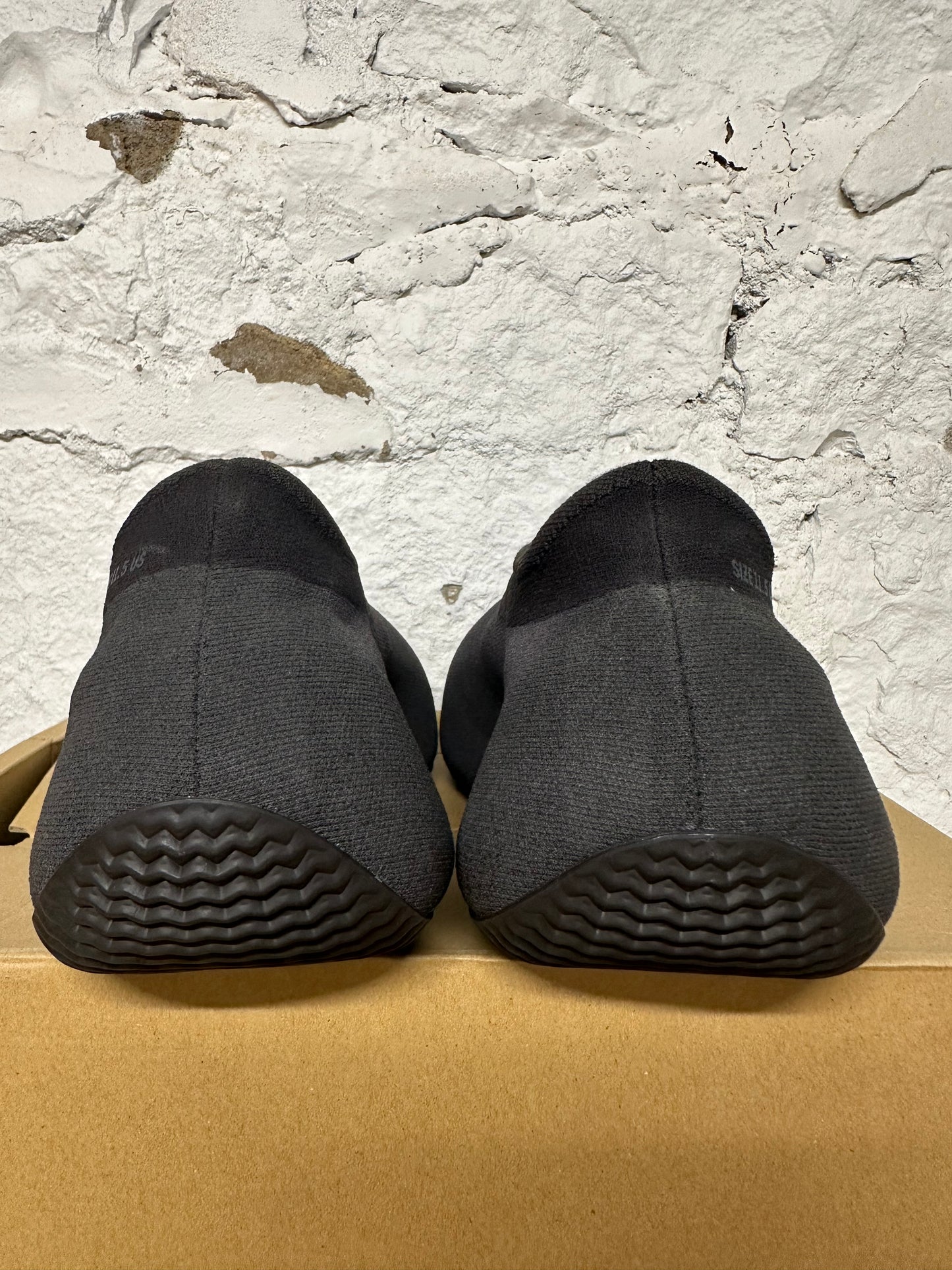 Yeezy Knit Runner Fade Onyx Sz 11.5