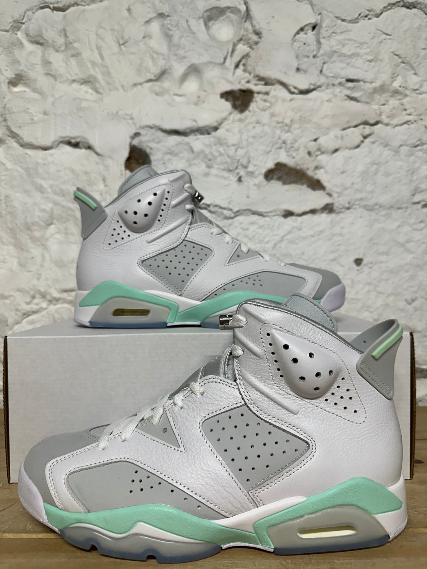 Air Jordan 6 Mint Foam Sz 7.5 (9W) DS