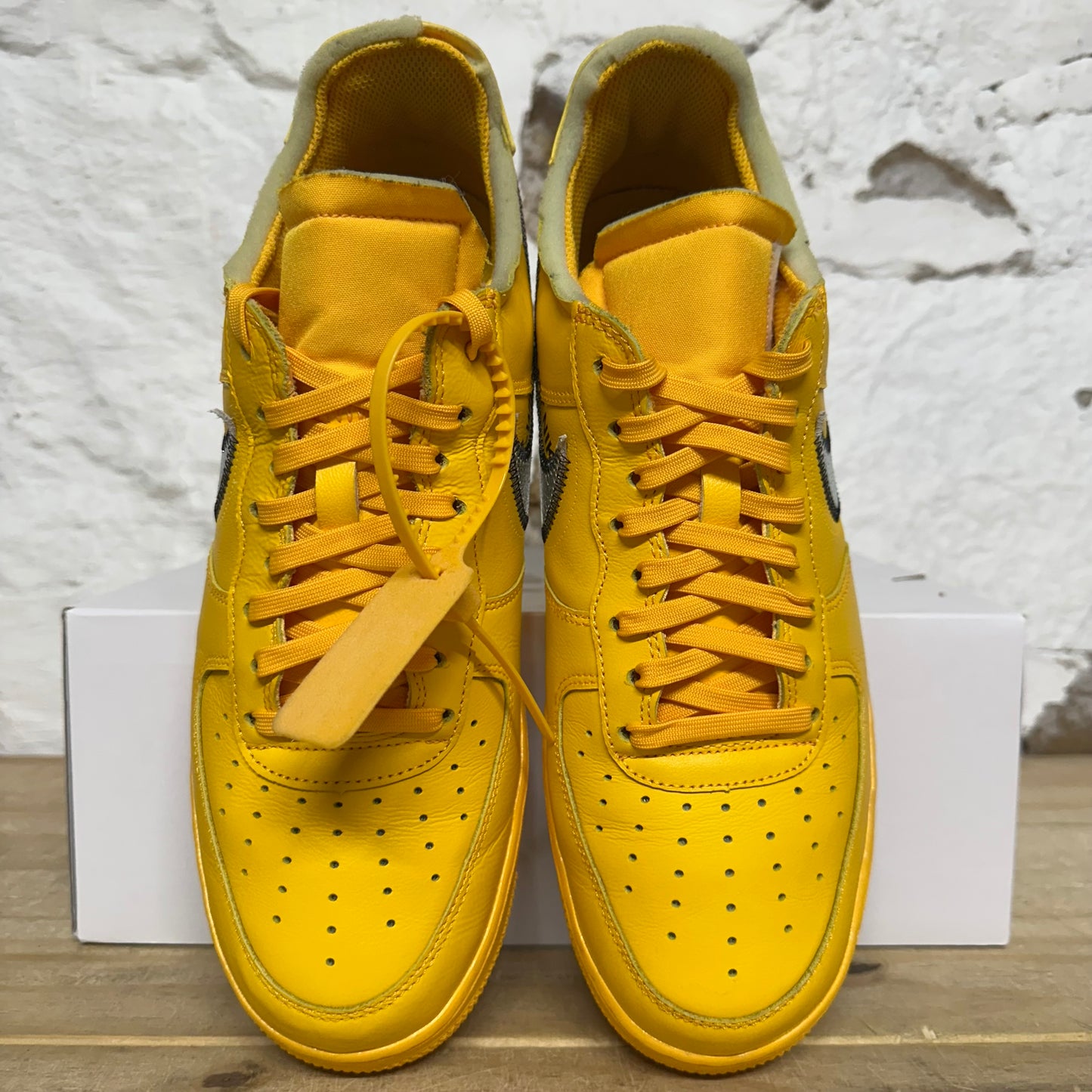 Nike Air Force 1 Low Off-White ICA University Gold Sz 10
