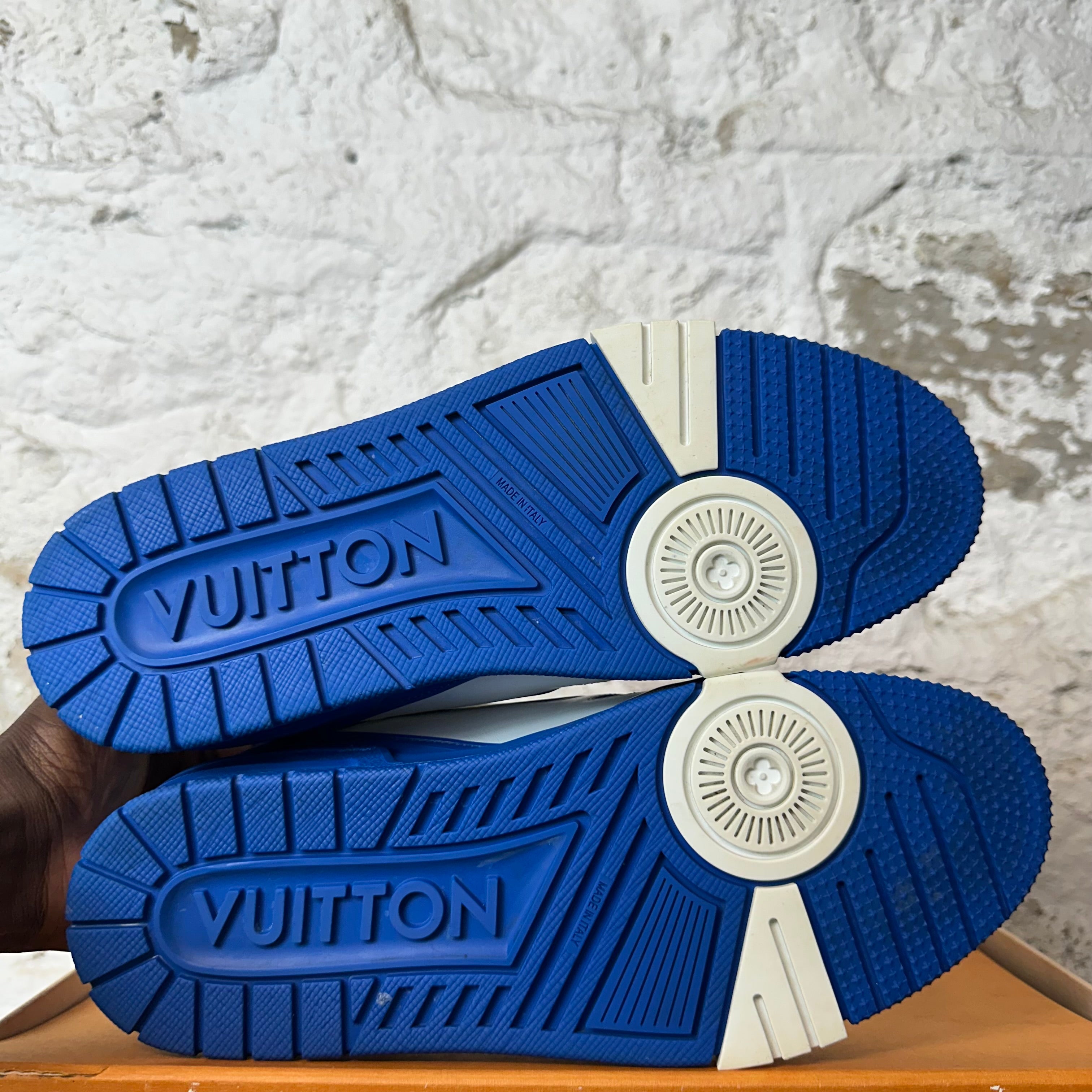 Louis Vuitton Blue White Trainer Sneaker Sz 8.5 (7LV) – The