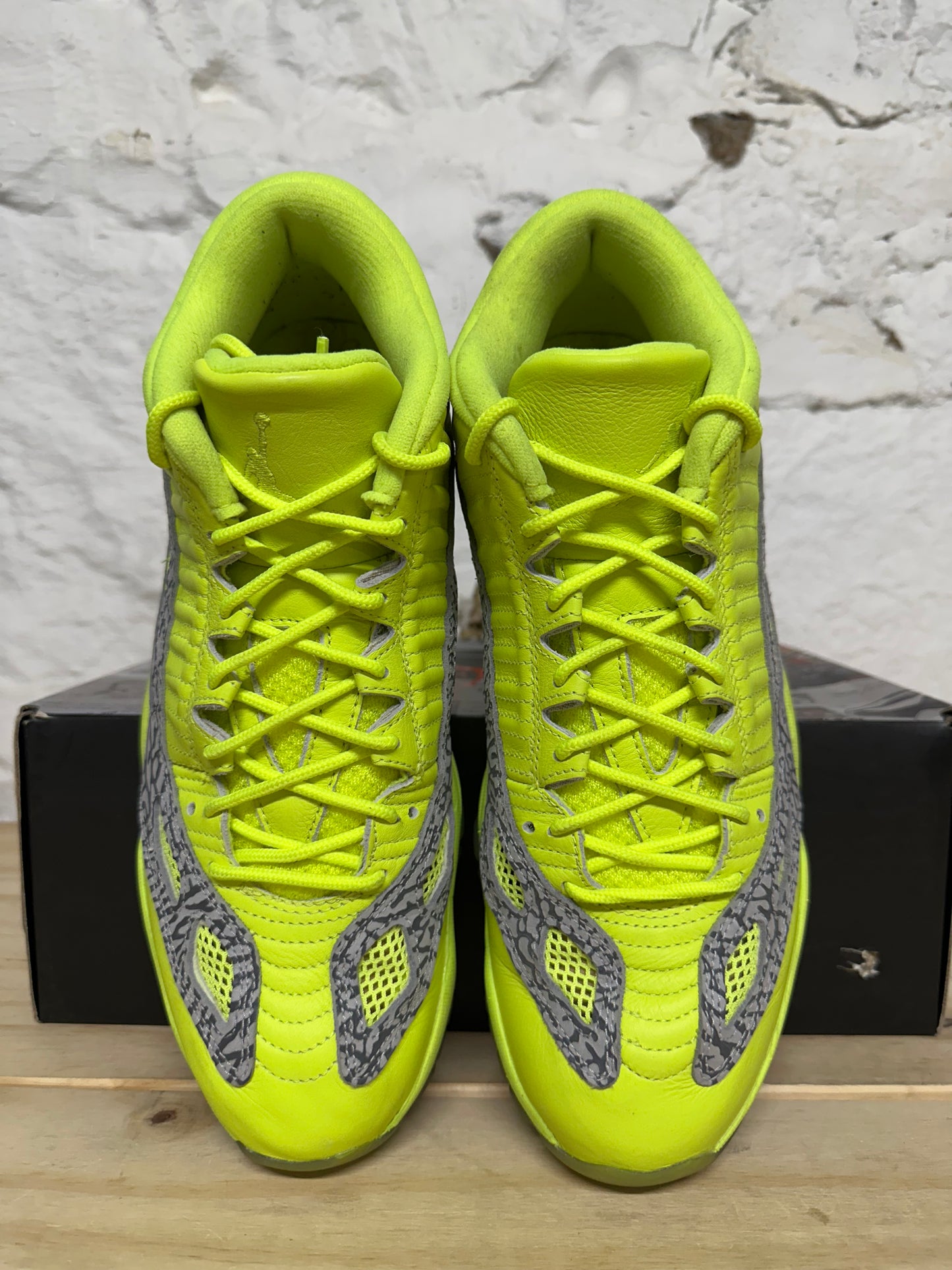 Air Jordan 11 Low IE Volt Sz 11