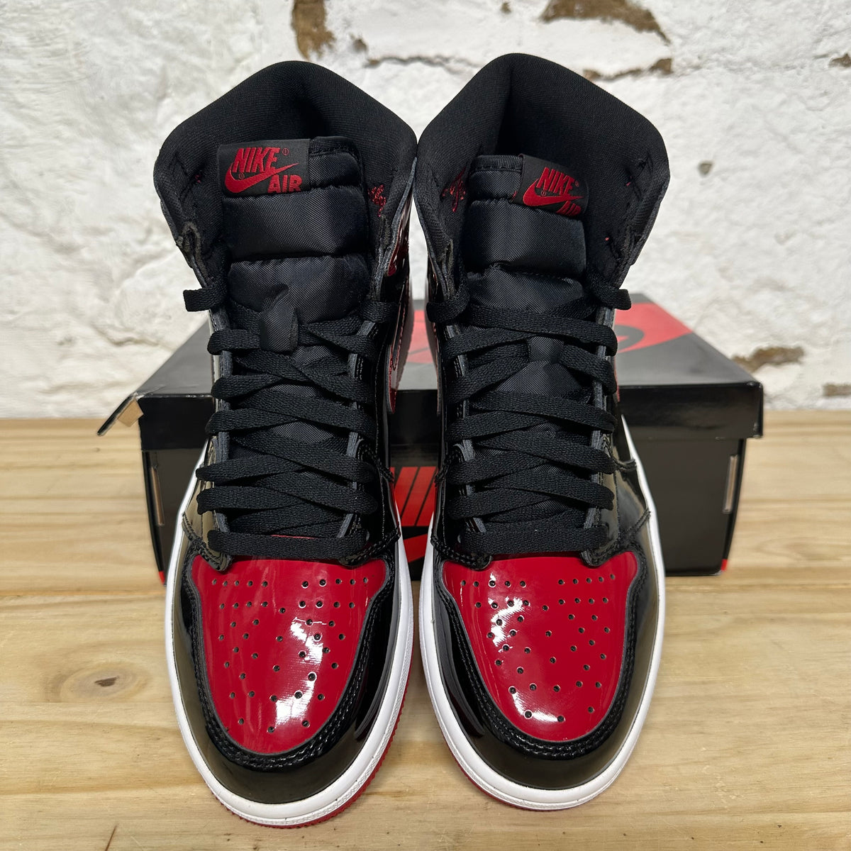 Air Jordan 1 High Patent Bred Sz 9