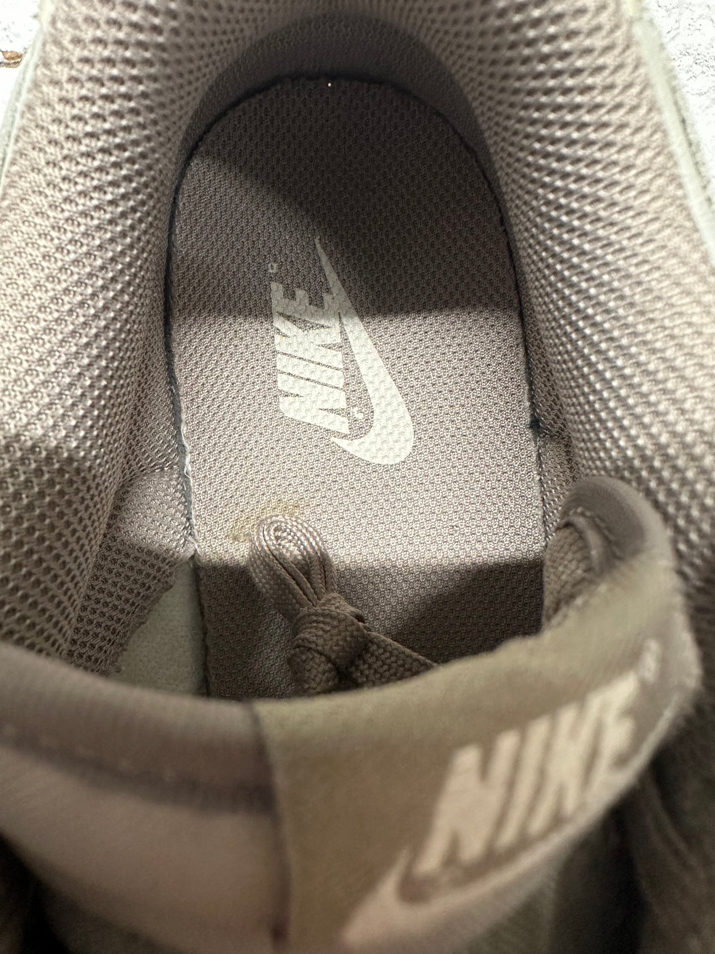 Nike Dunk Low Bone Beige Sz 7 (8.5W)