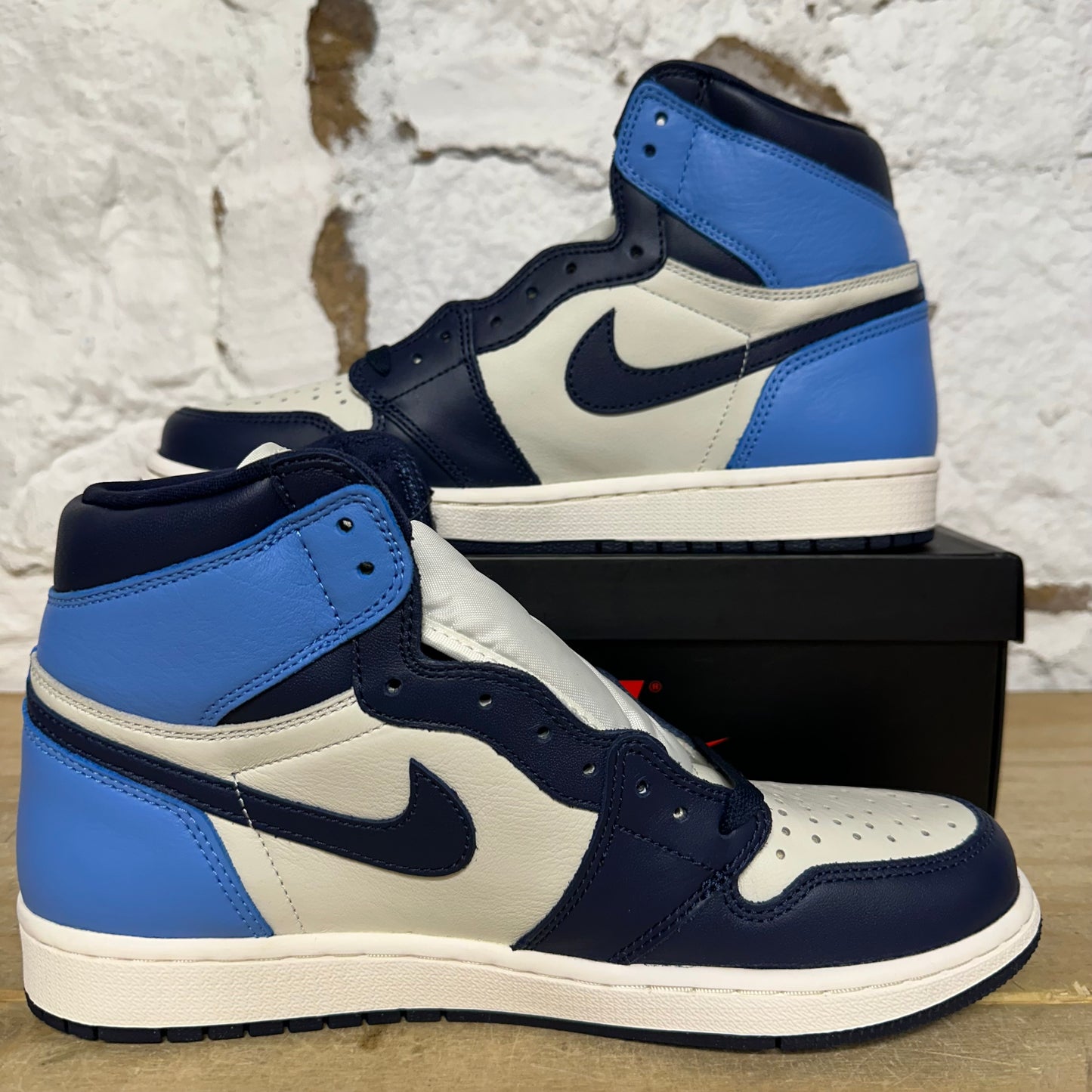 Air Jordan 1 High Obsidian Sz 9.5 DS