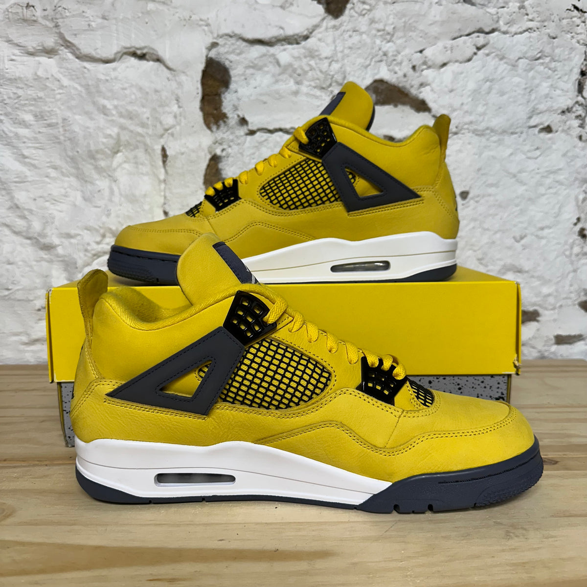 Air Jordan 4 Lightning (2021) Sz 13