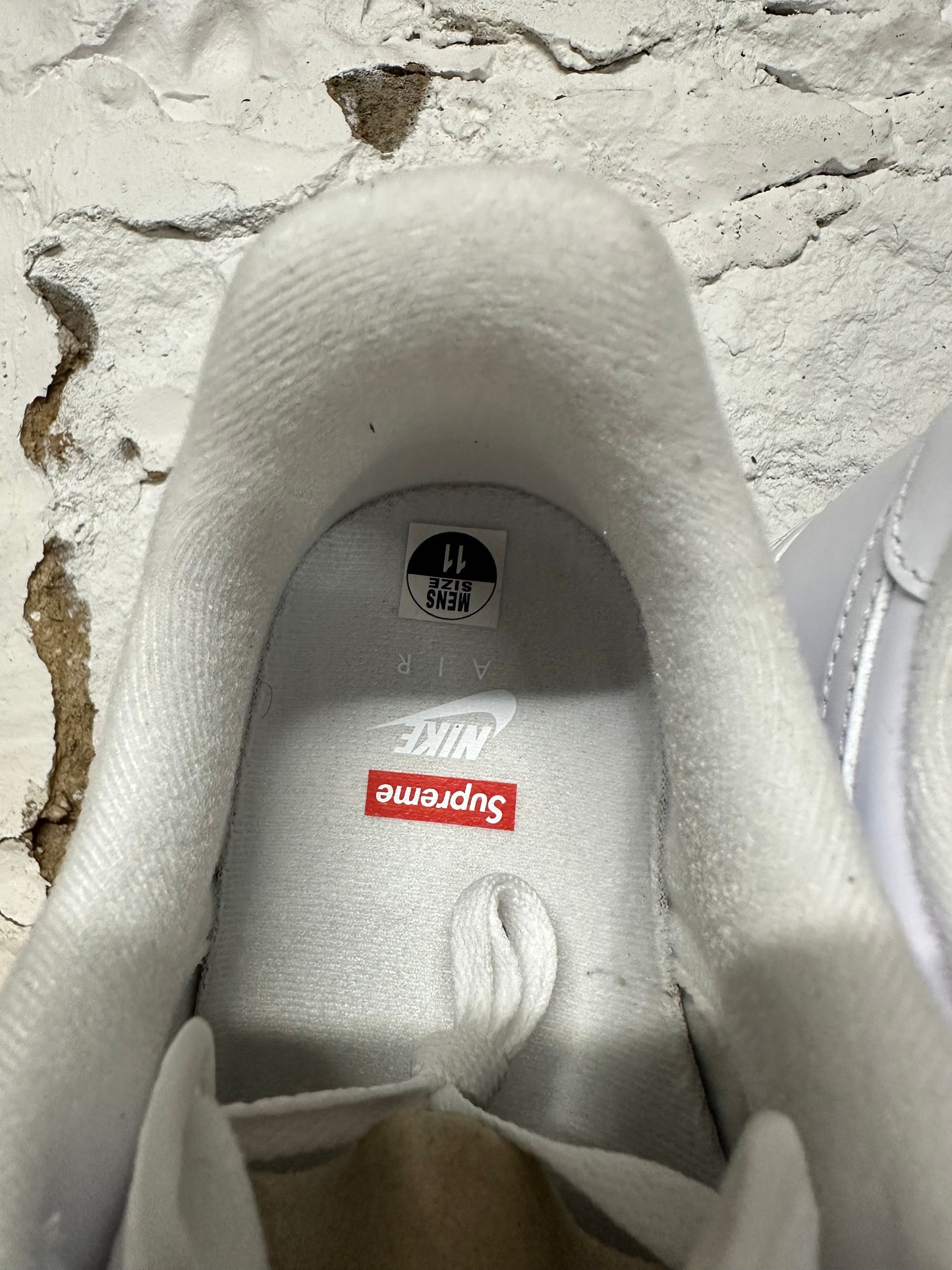 Nike Air Force 1 Low Supreme White Sz 11
