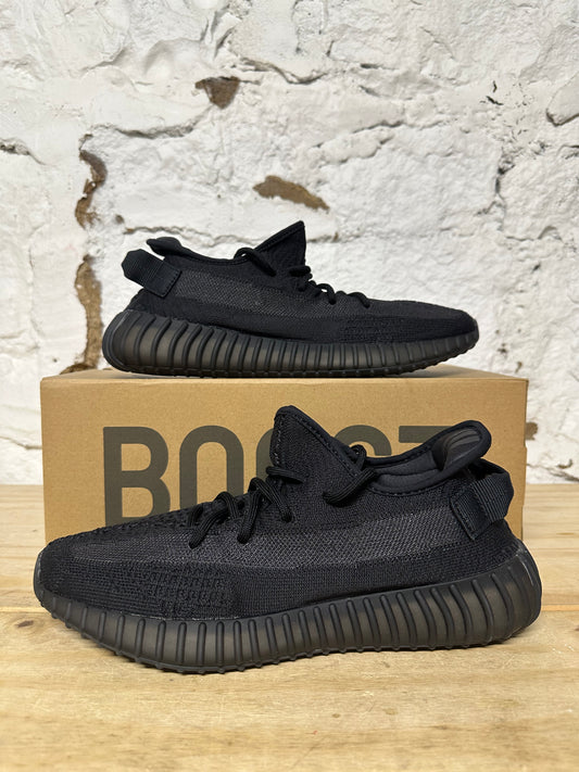 Yeezy 350 Onyx Sz 9 DS