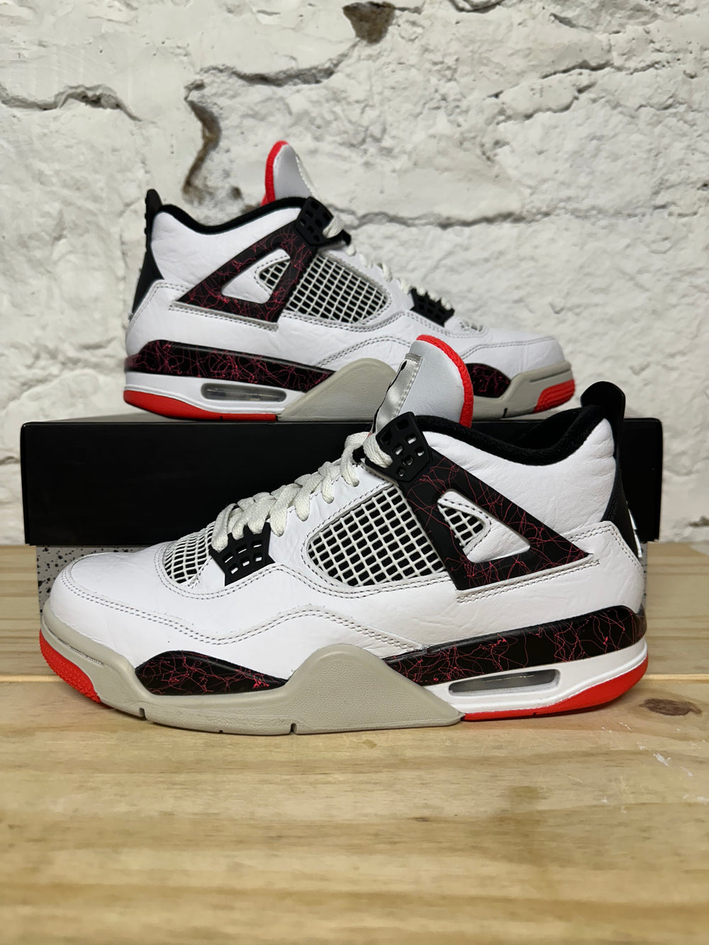 Air Jordan 4 Pale Citron Sz 8