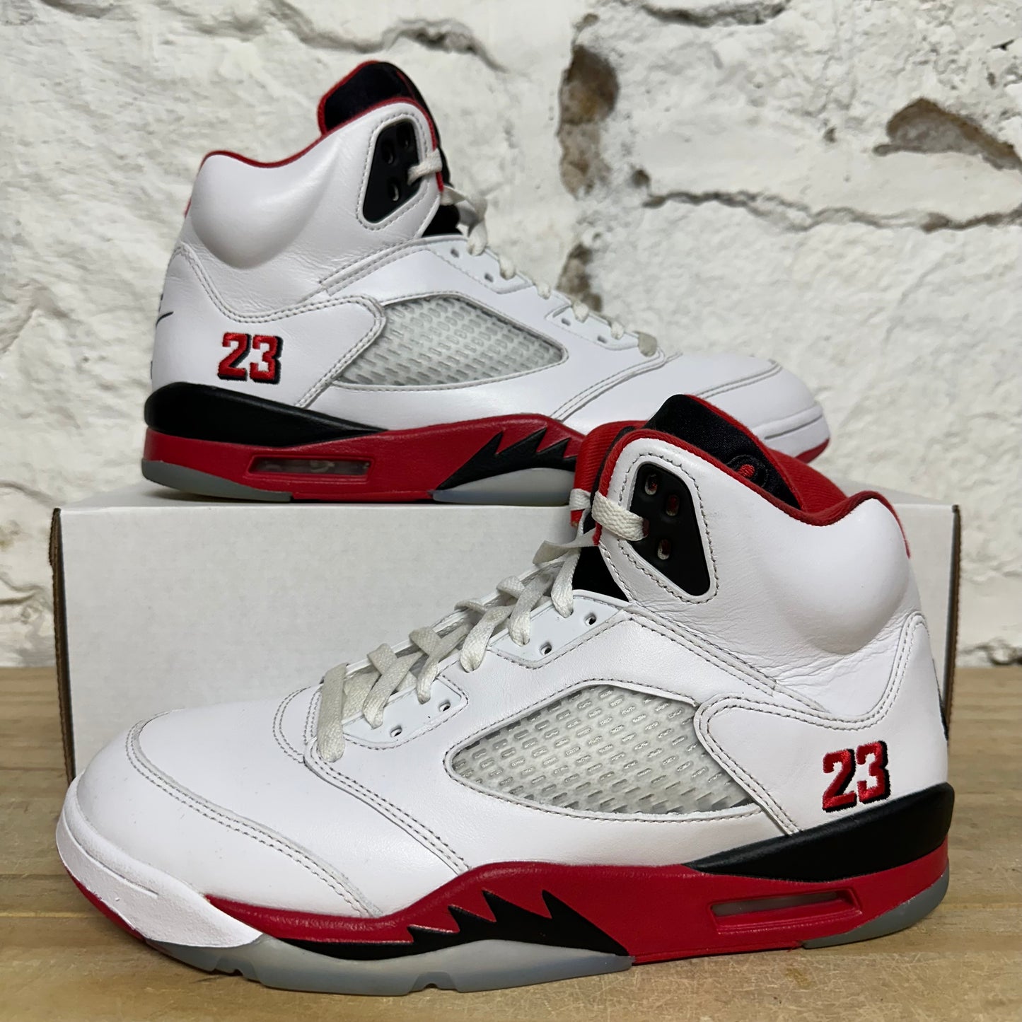 Air Jordan 5 Fire Red Black Tongue (2025) Sz 10