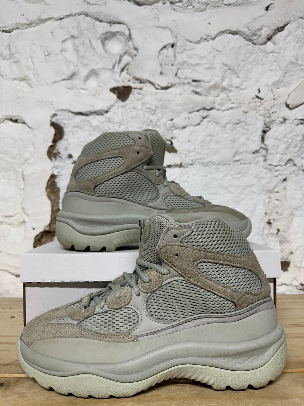 Yeezy Boot Salt Sz 10