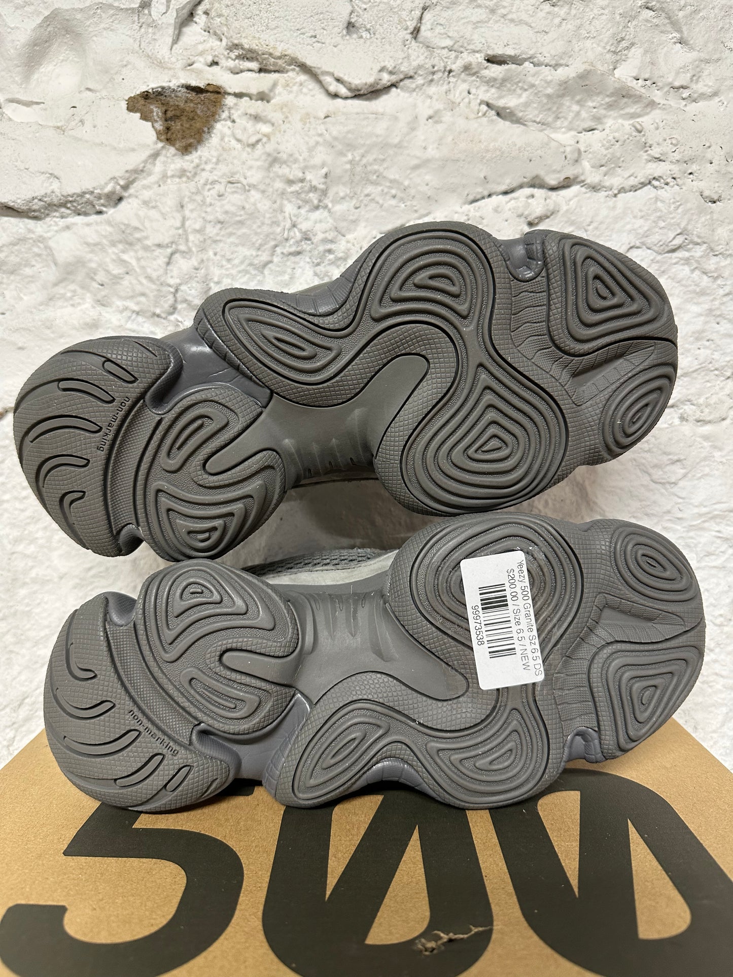 Yeezy 500 Granite Sz 6.5 DS