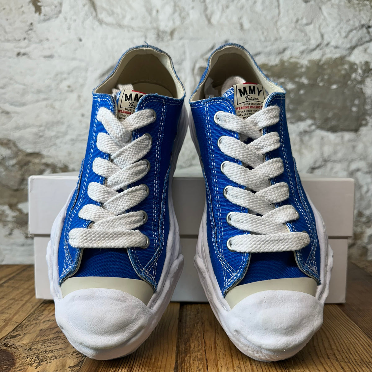 Maison Mihara Blue White Hank Sneaker Sz 8 (41)